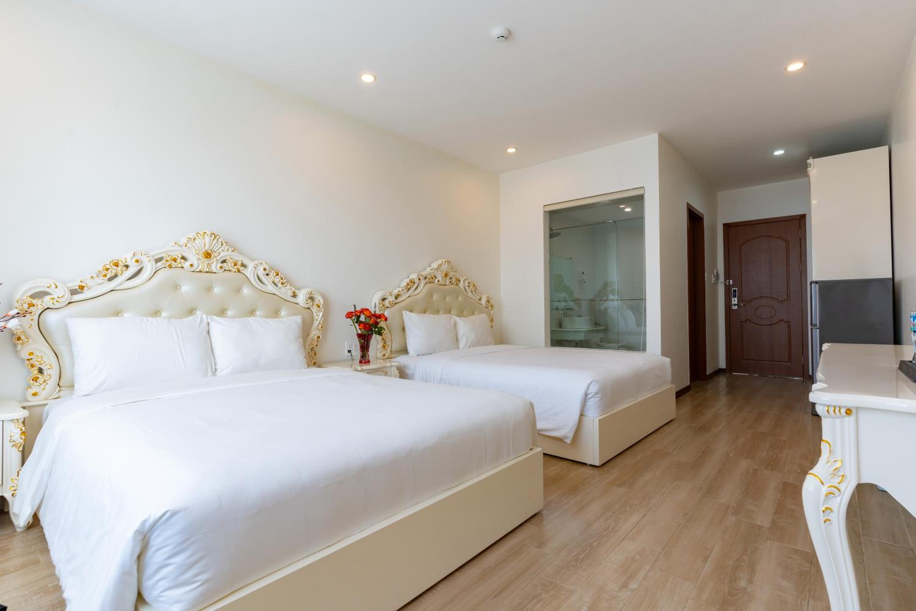 Superior Quadruple Room - Photo 4