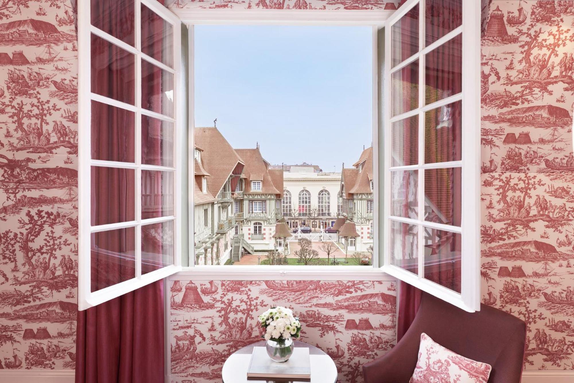 Deluxe Room - Photo 3