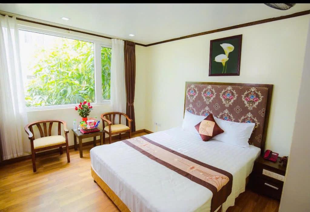 Standard Queen Room
