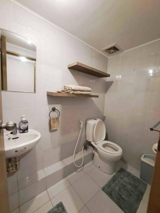 Two-Bedroom Apartment with Balcony photo 3