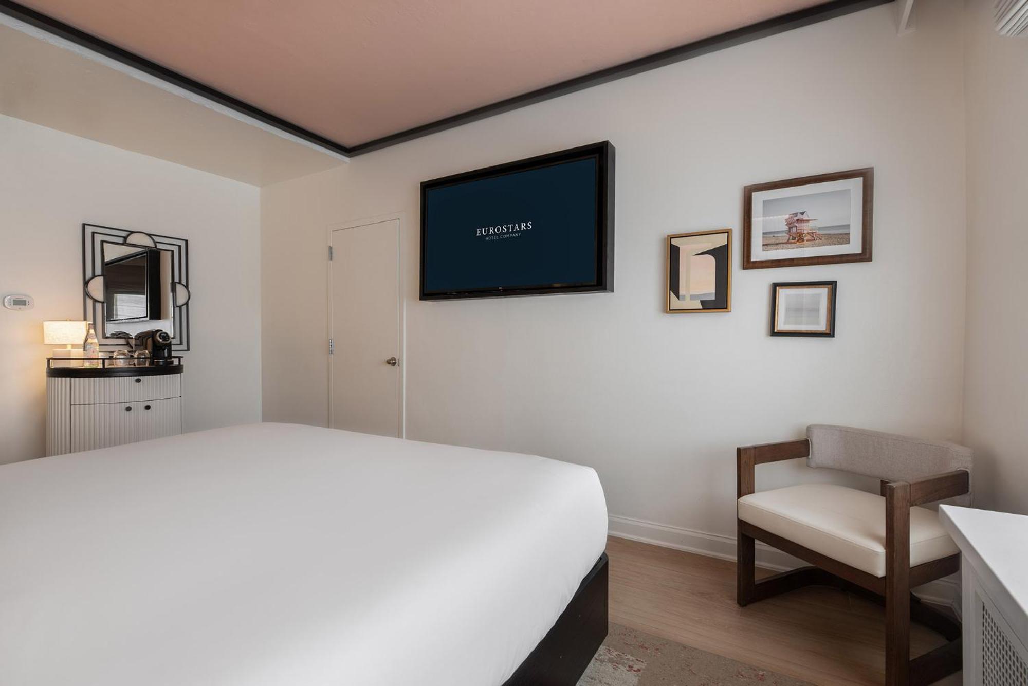 Deluxe Queen Room photo 2