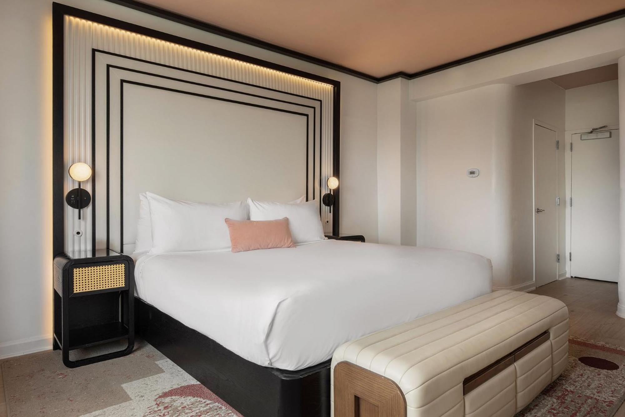 Deluxe King Room with ocean view  photo 1