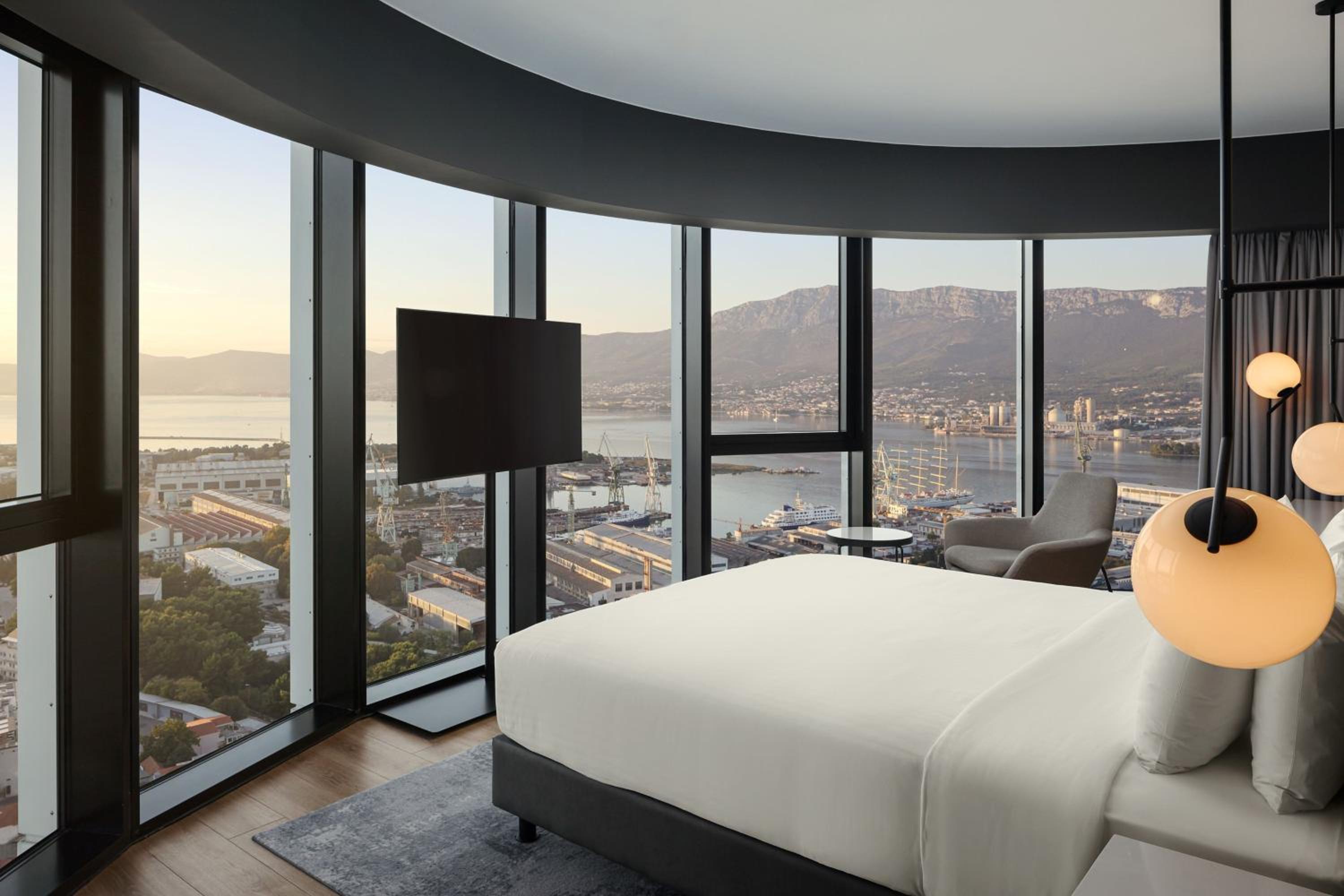 Premium King Room with Sea View - Corner - Photo 6