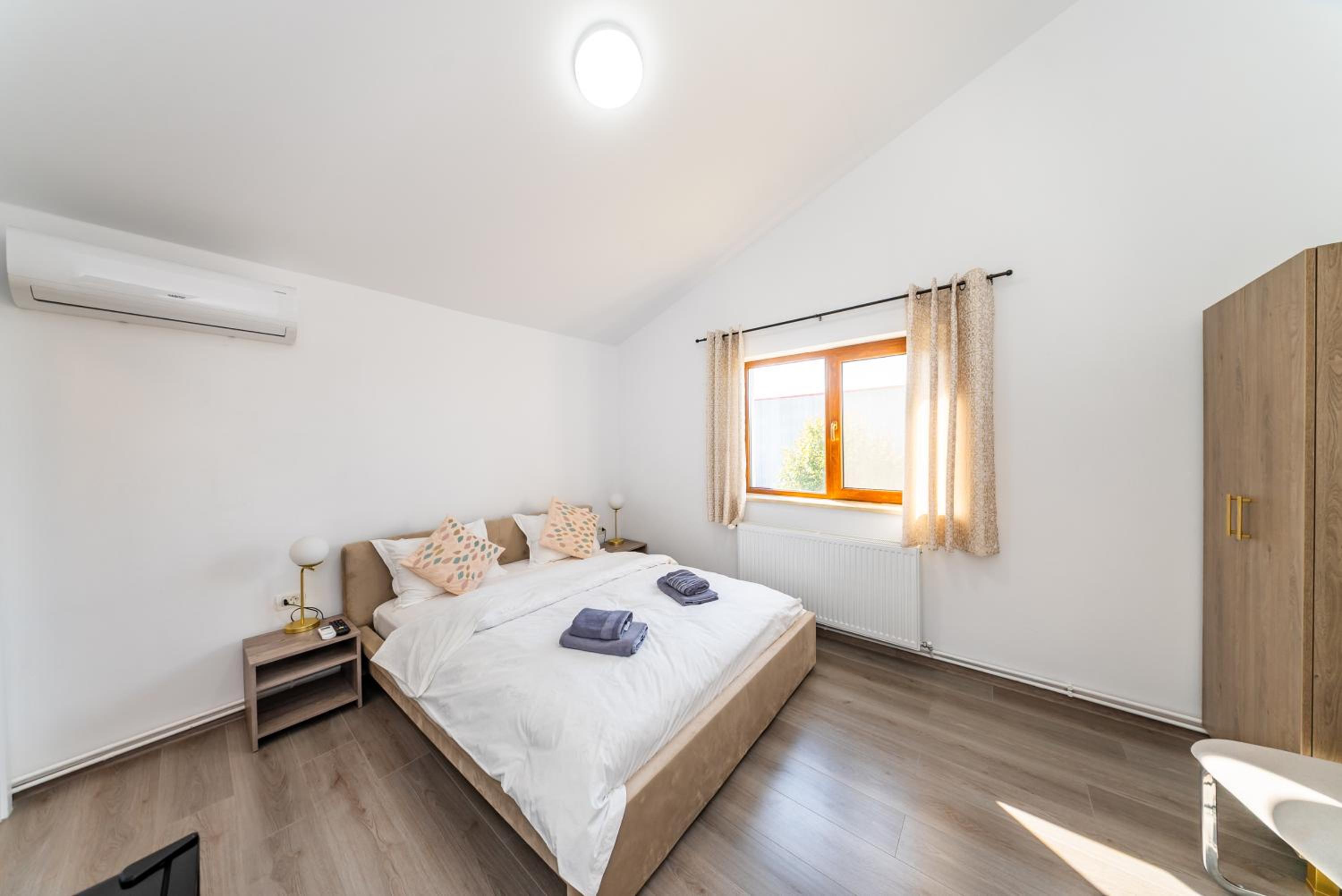 Double Room with Private Bathroom - Photo 3