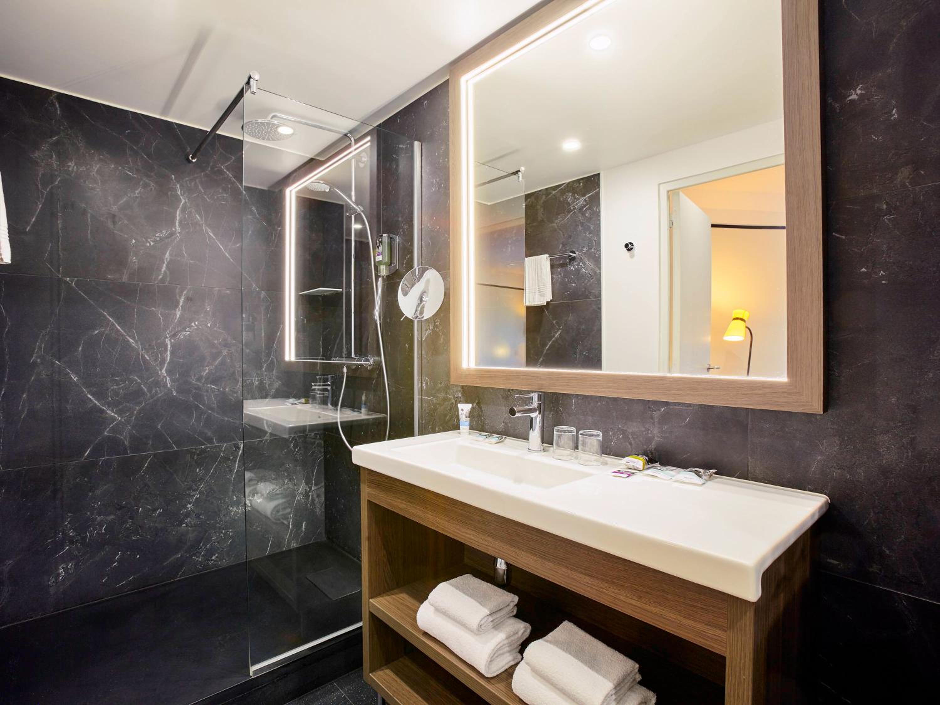 Superior Double Room with Balcony and Garden View photo 3