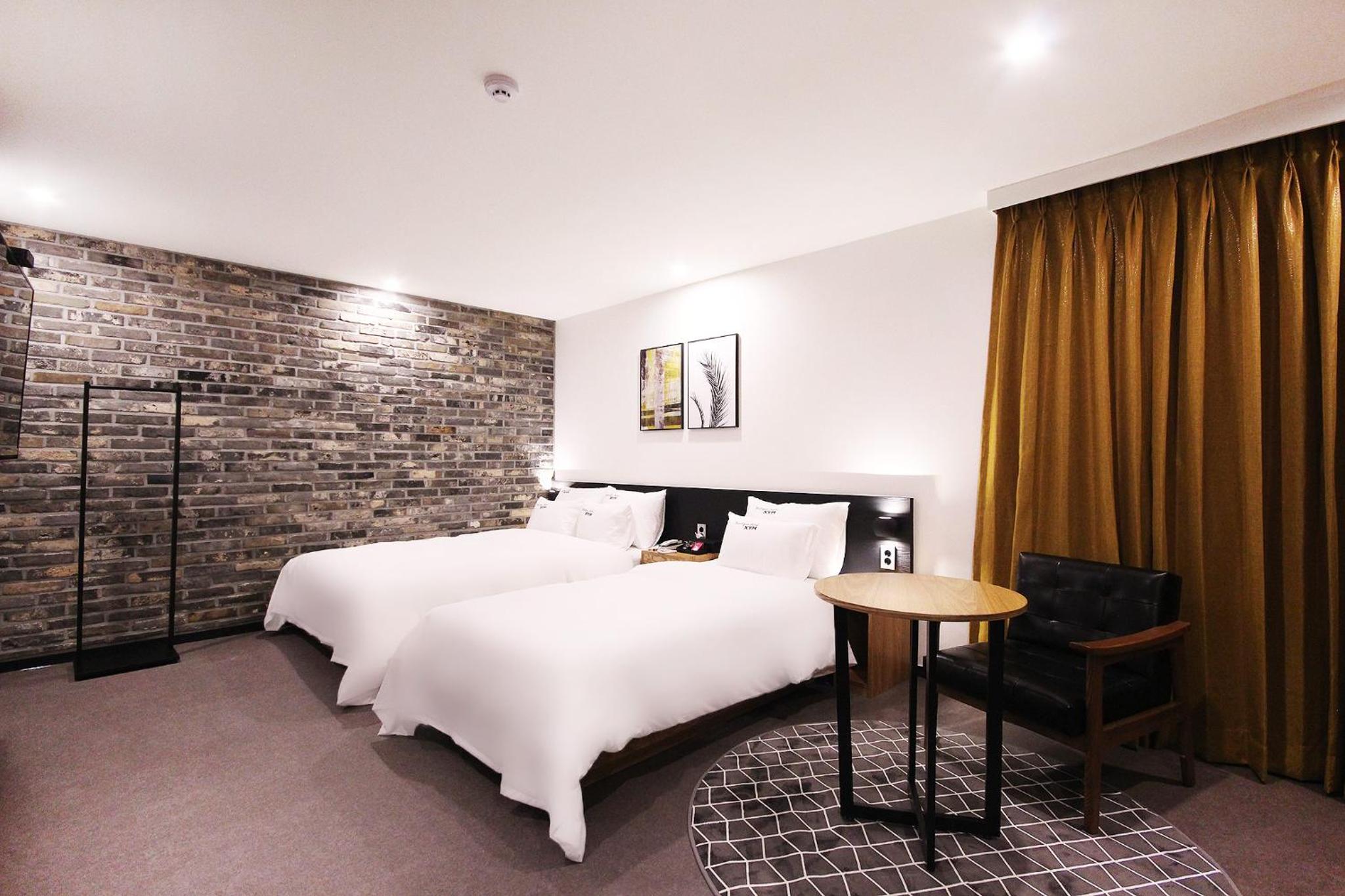 Superior Twin Room - Photo 4