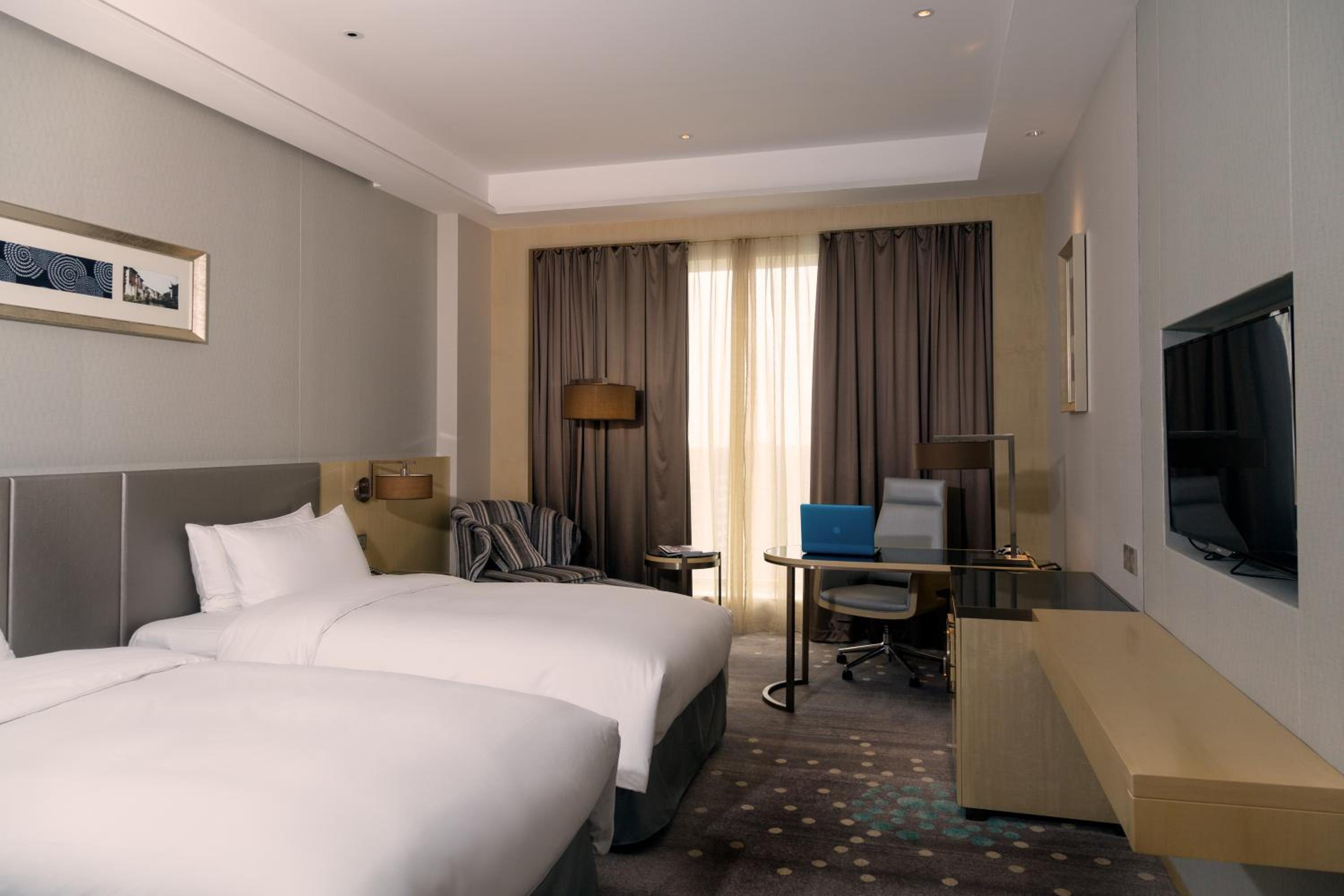 Deluxe Twin Room photo 2