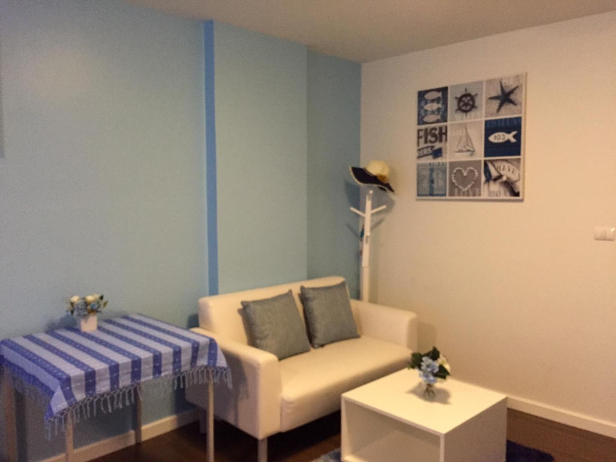 Apartment with Mountain View - Photo 1