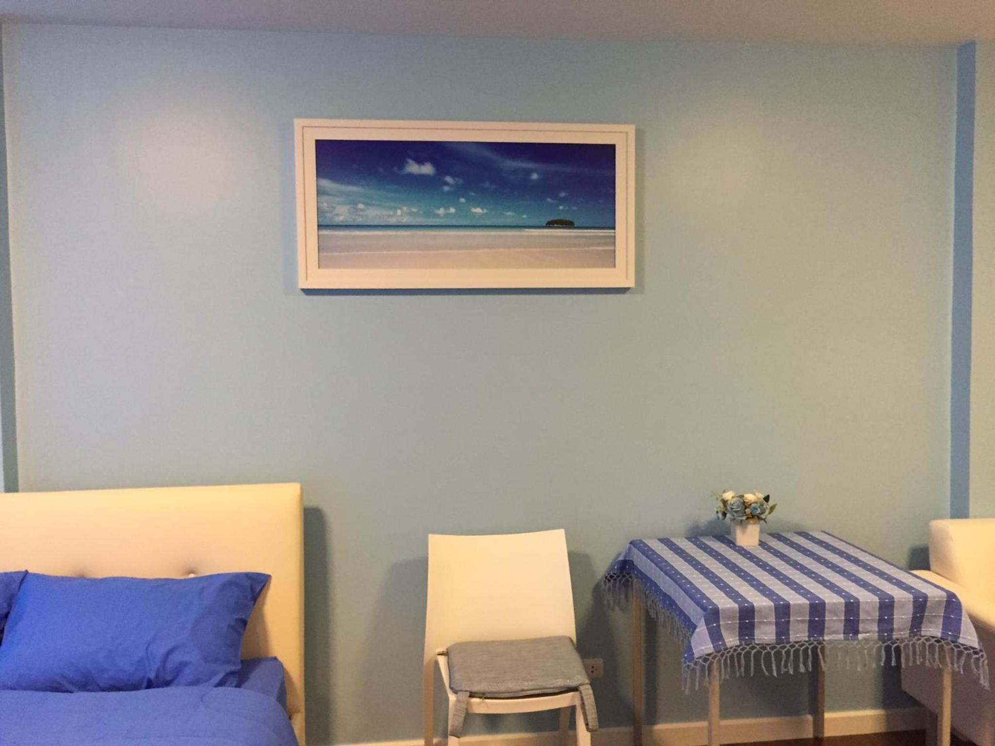 Apartment with Mountain View - Photo 3