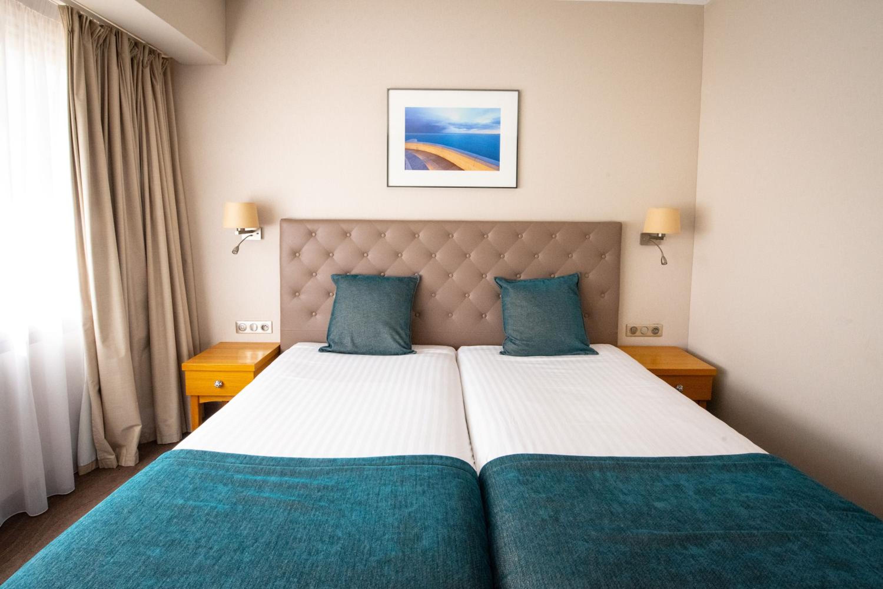 Twin Room with Balcony photo 2