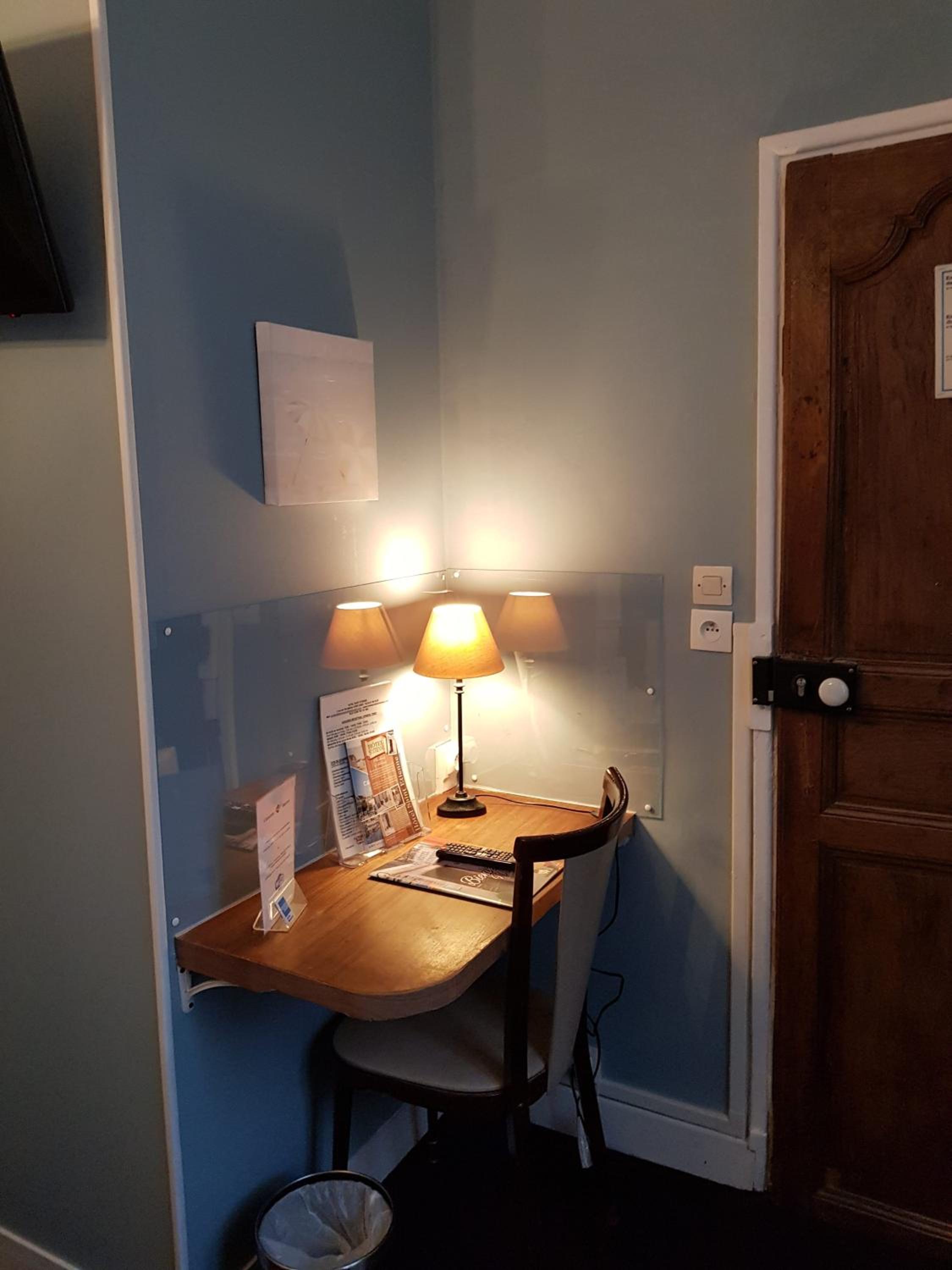 Double or Twin Room - Photo 12