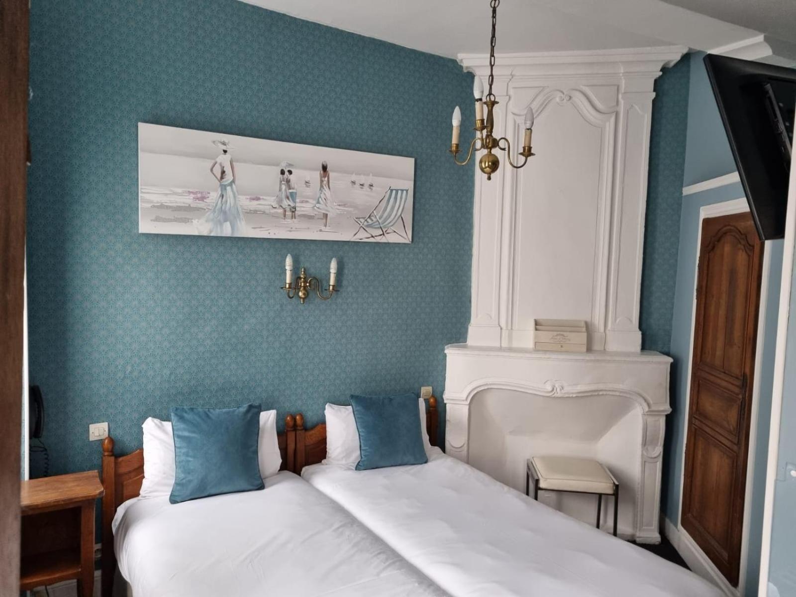 Double or Twin Room - Photo 14