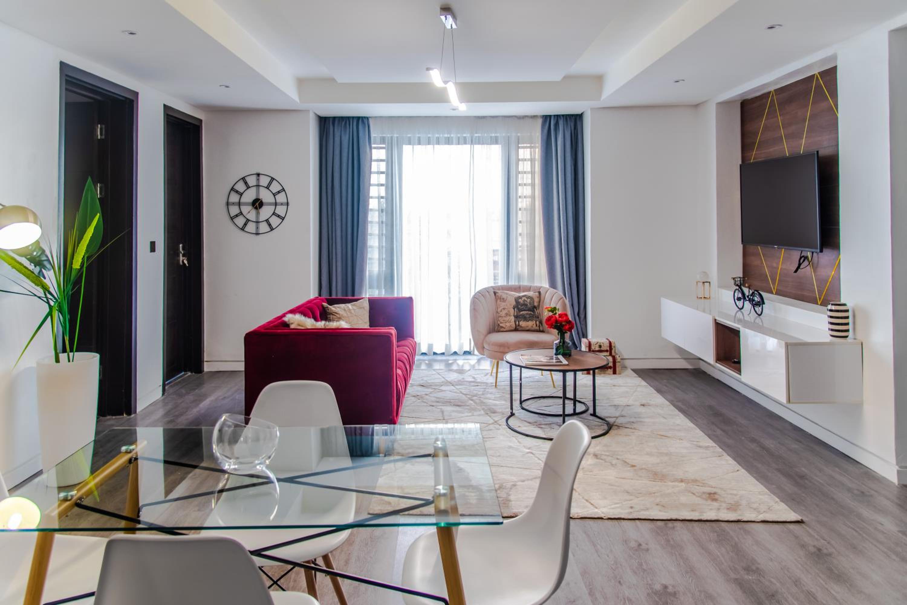 One-Bedroom Apartment with Balcony photo 2