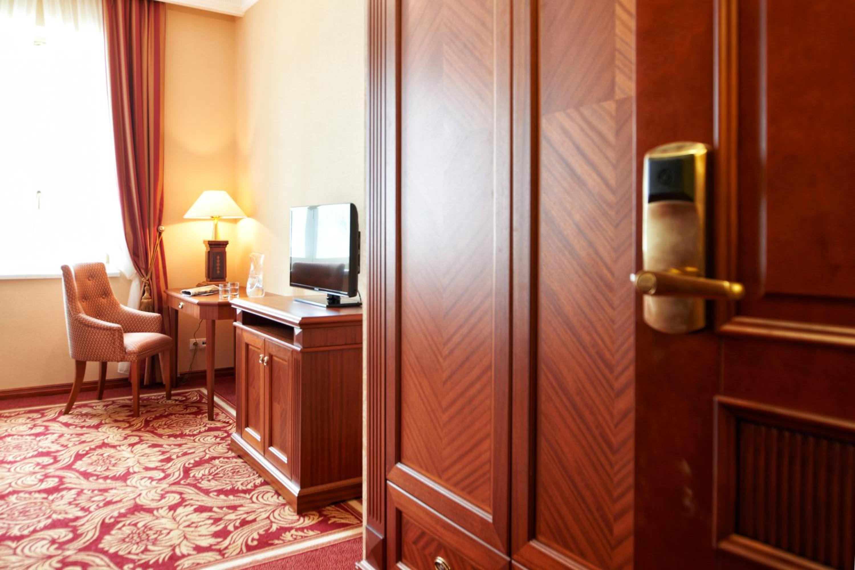 Deluxe Double or Twin Room - Photo 3