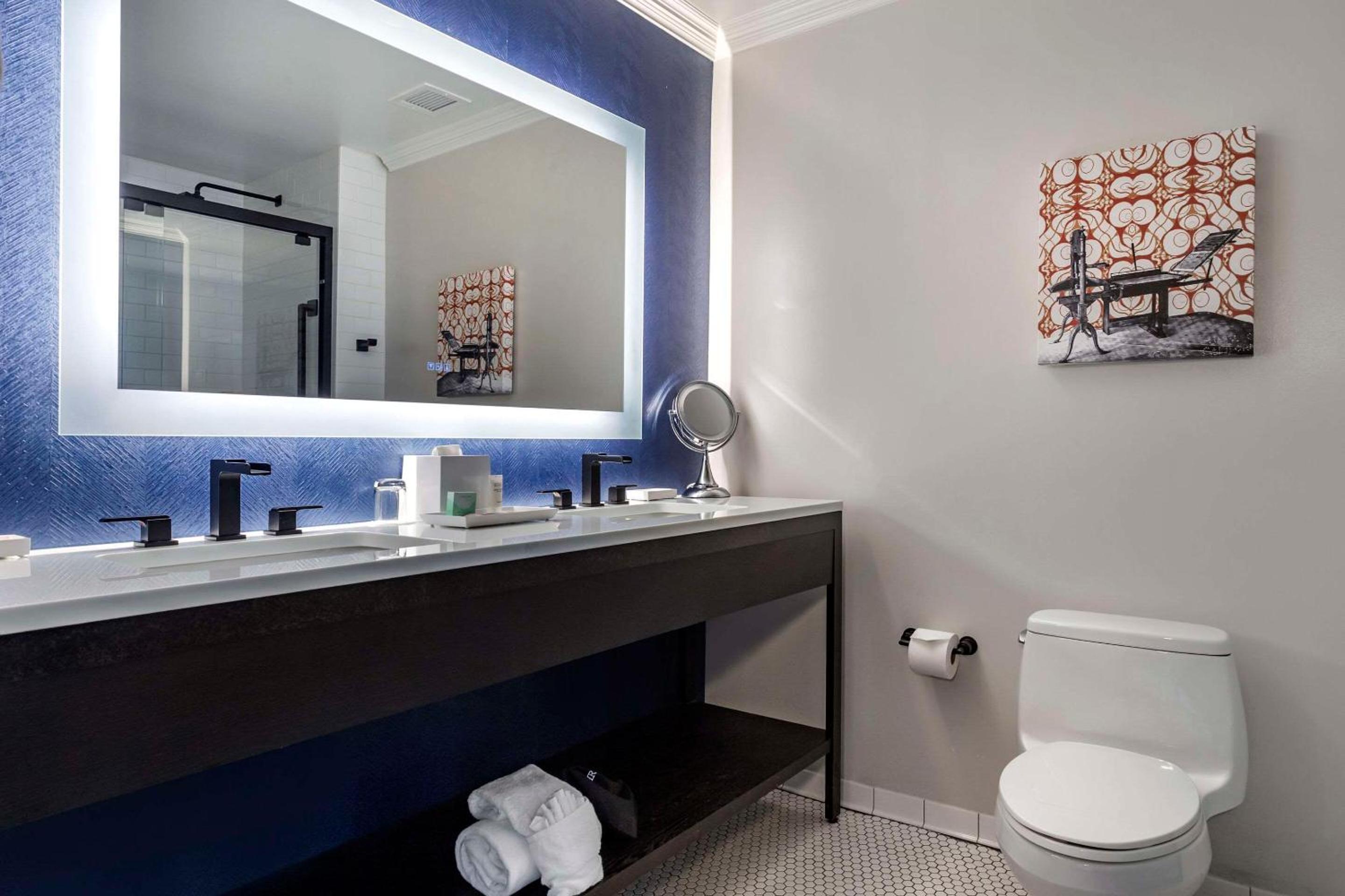 Standard King Room