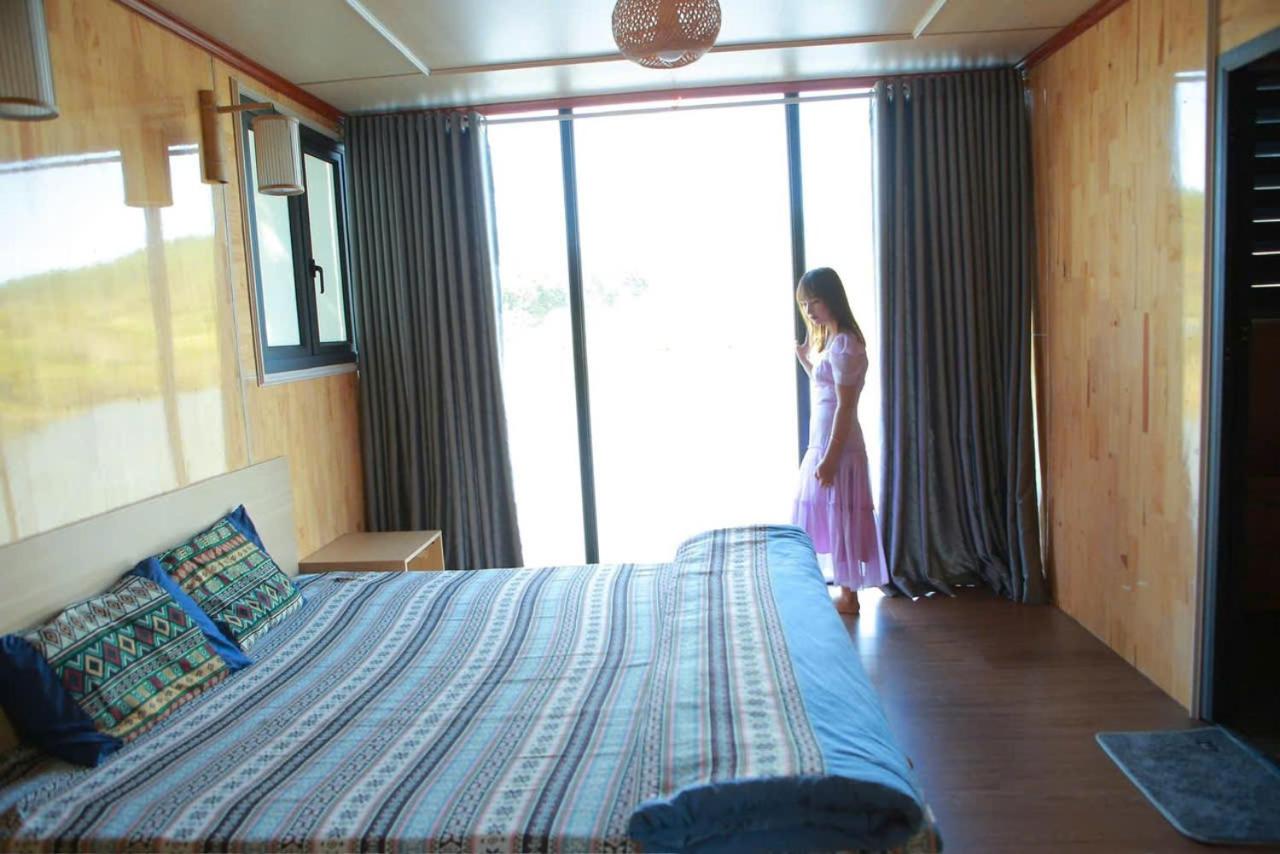 Bungalow - Water Front  photo 1