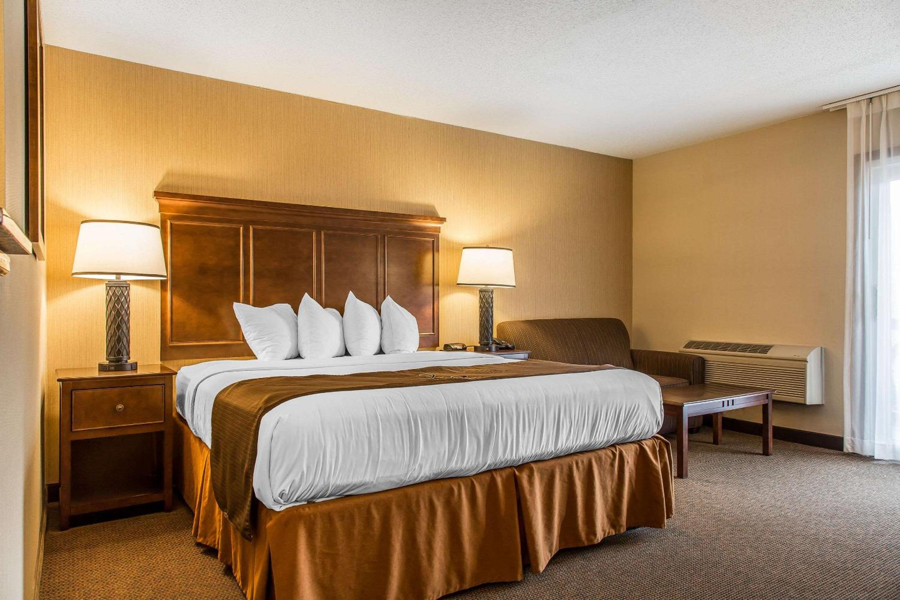 Superior Room with King Bed - Photo 1