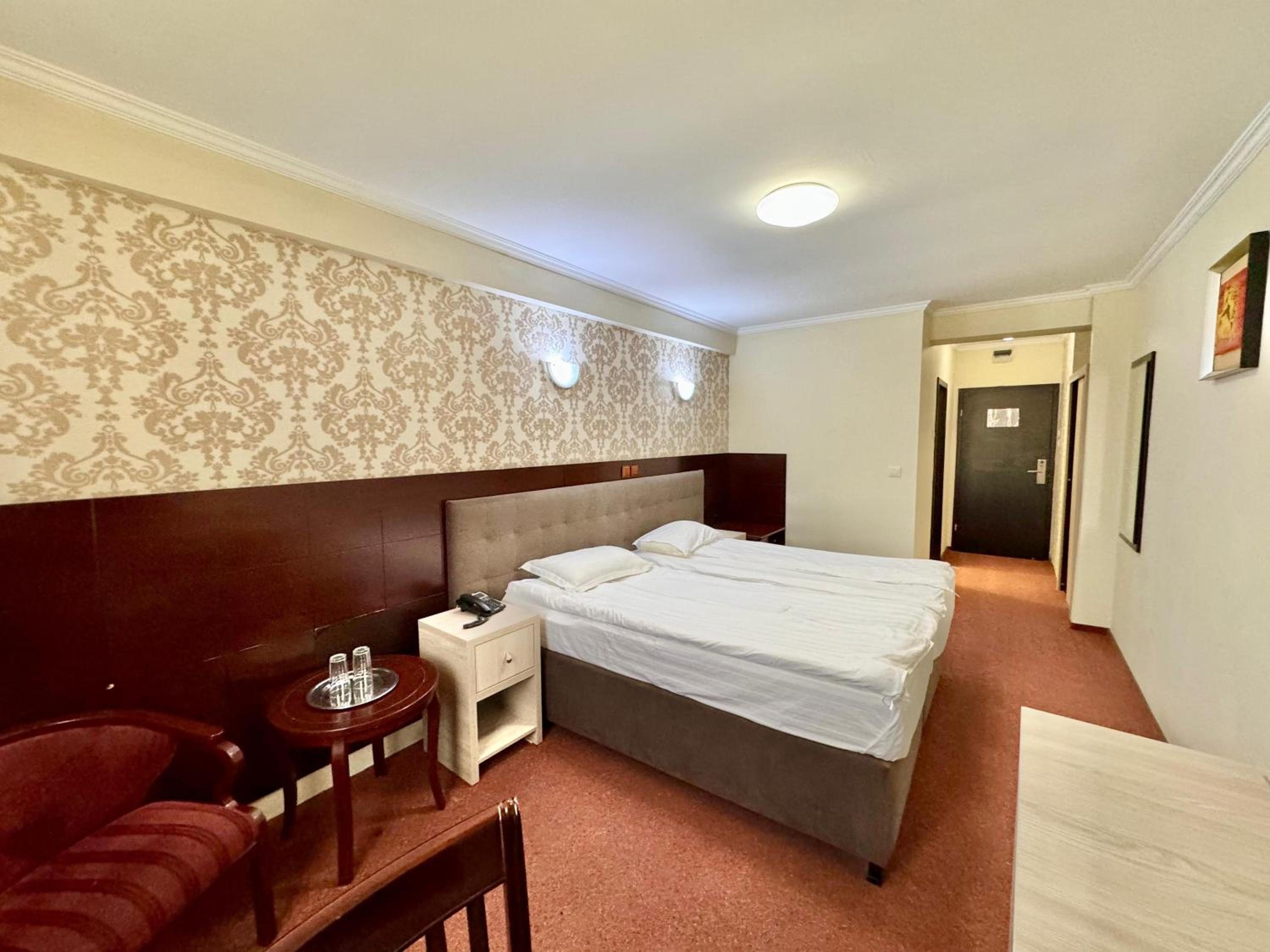 Standard Double Room - Photo 4