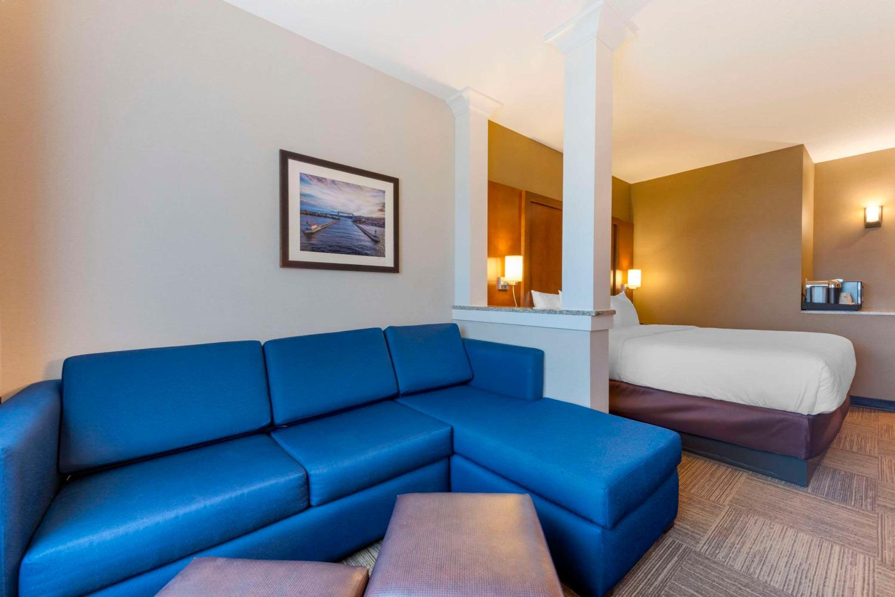 Superior King Suite - Non-Smoking - Photo 1