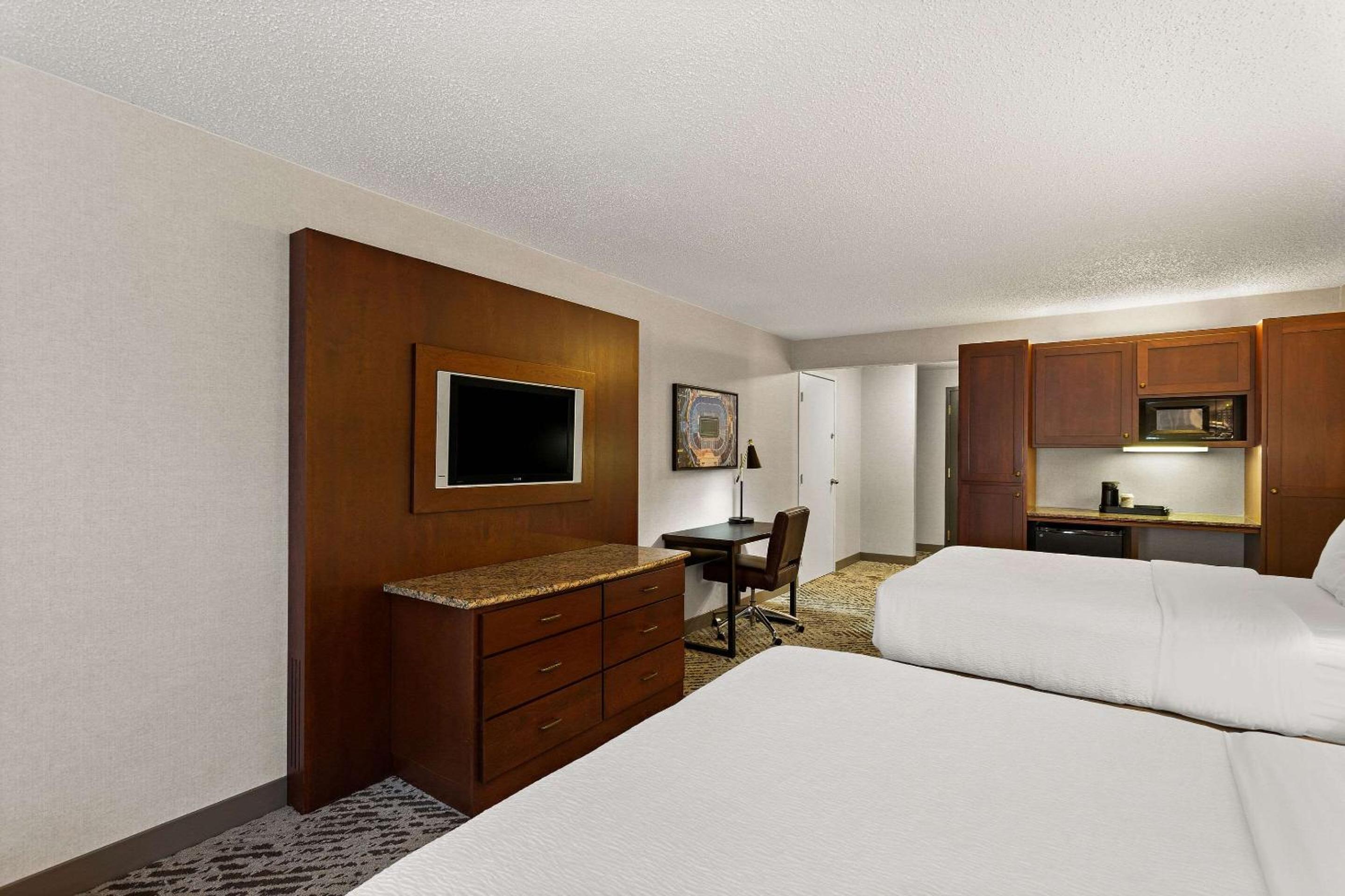Double Room with Two Double Beds - Non-Smoking - Photo 2