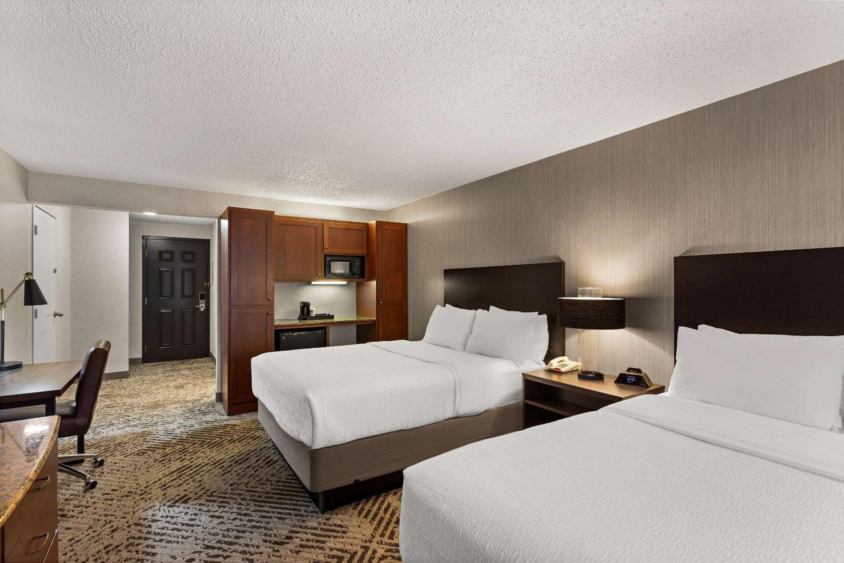 Double Room with Two Double Beds - Non-Smoking - Photo 3