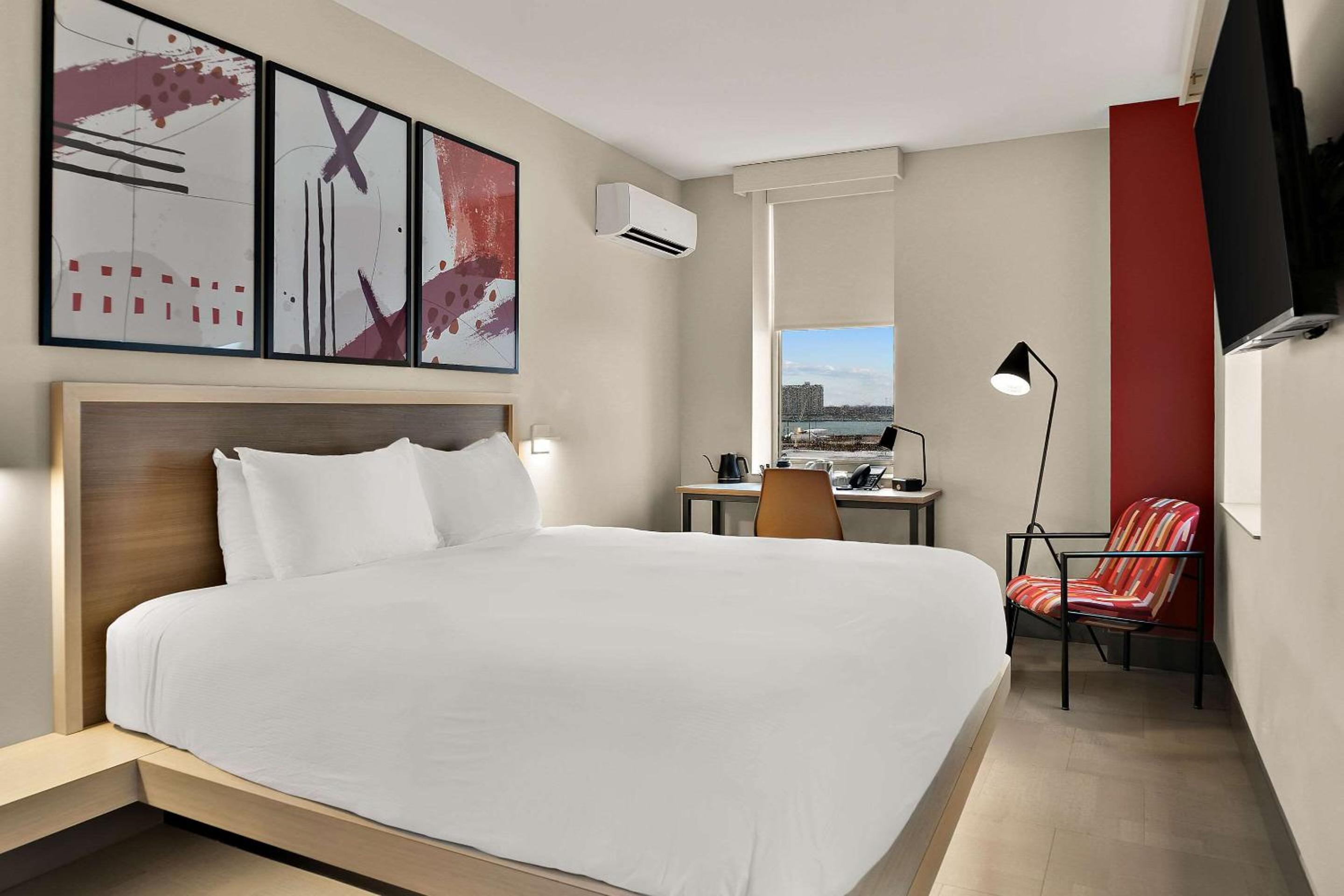King Room - Non Smoking photo 3