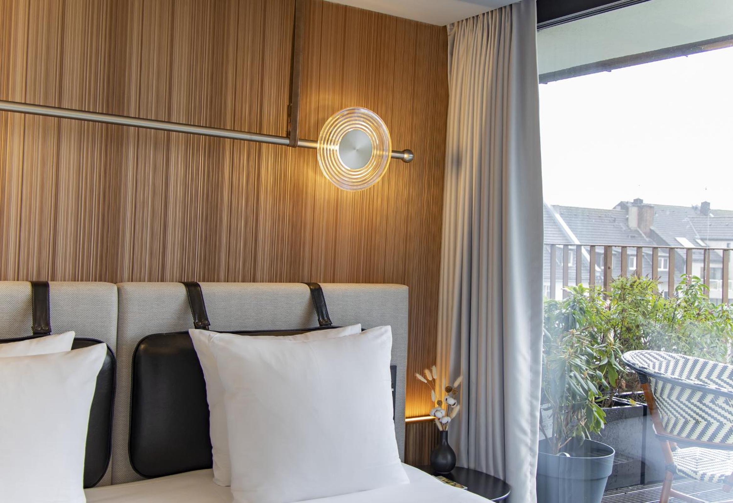 Deluxe Junior Suite With Double Bed And Balcony thumbnail 6