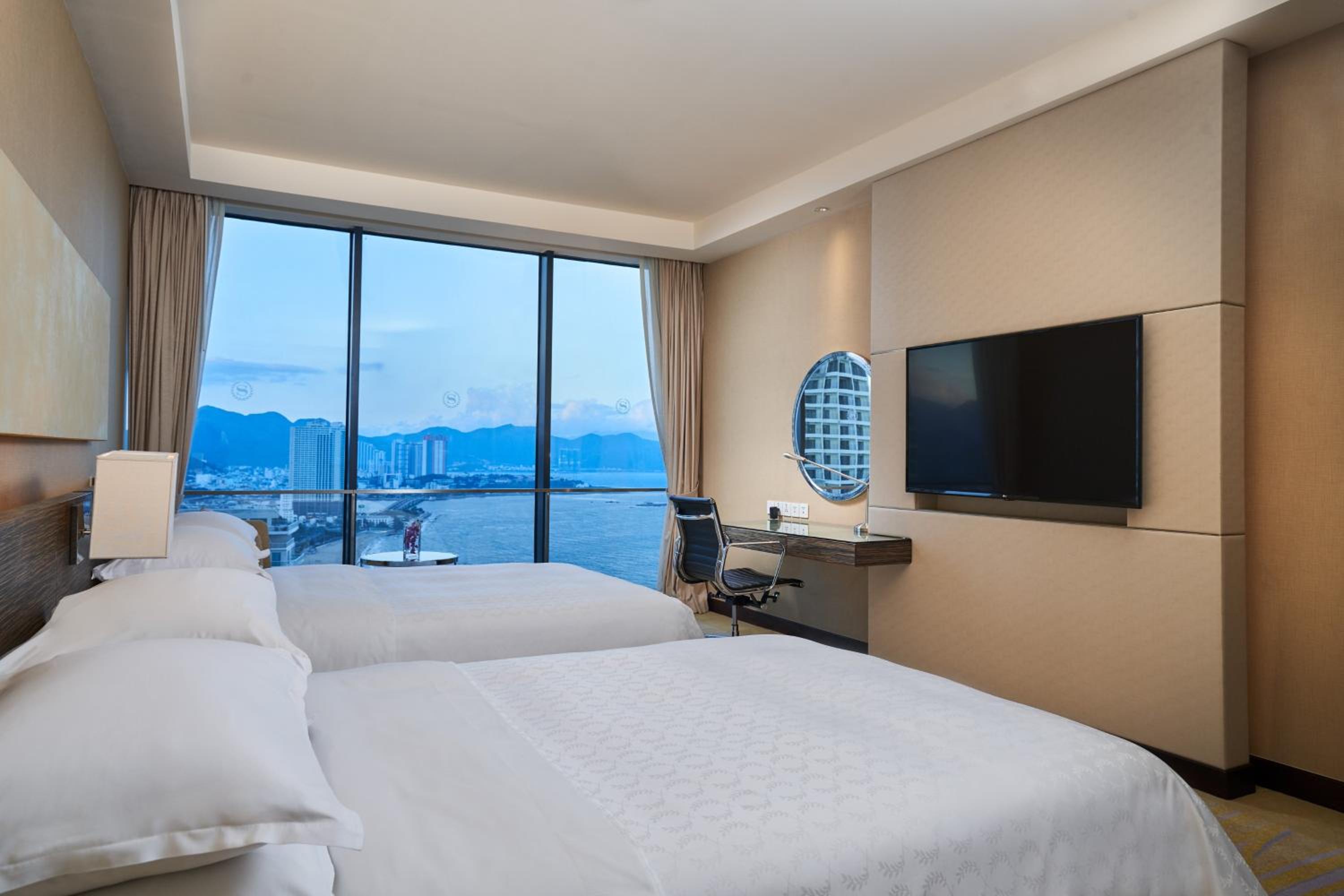 Two-Bedroom Apartment with Ocean View - High Floor