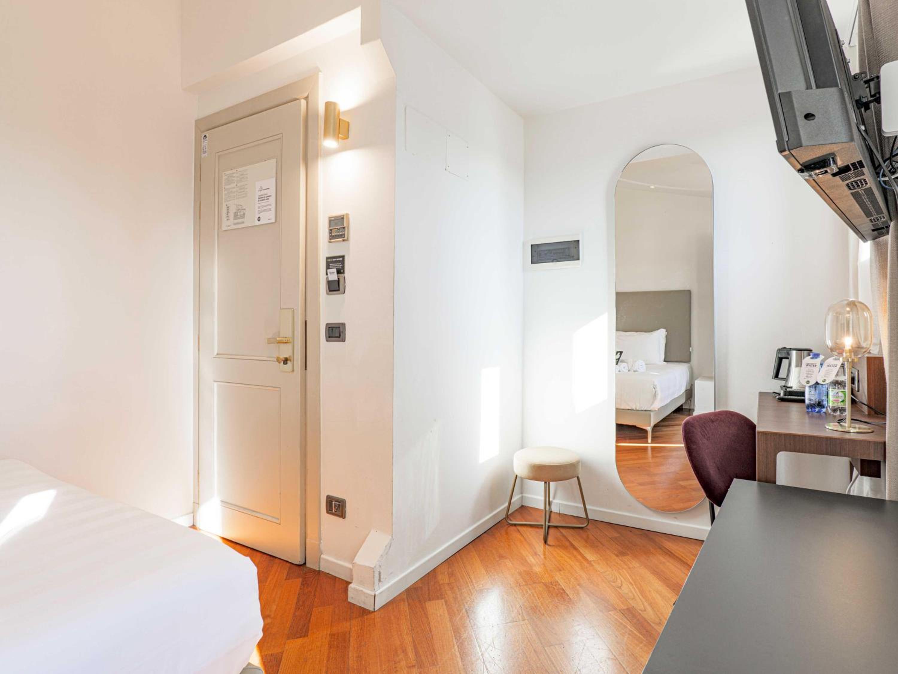 Single Room with Terrace photo 3