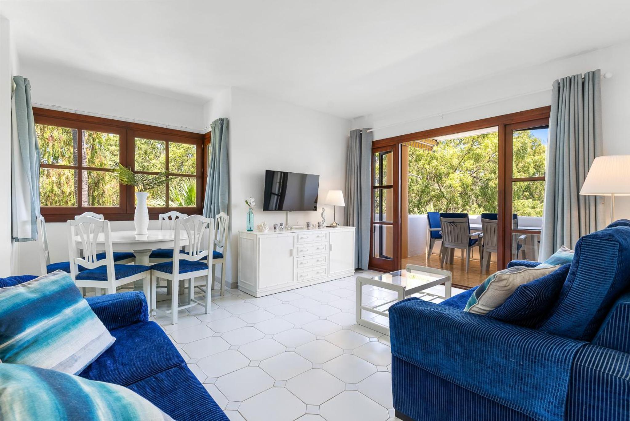 Apartamento de dos habitaciones con balcón