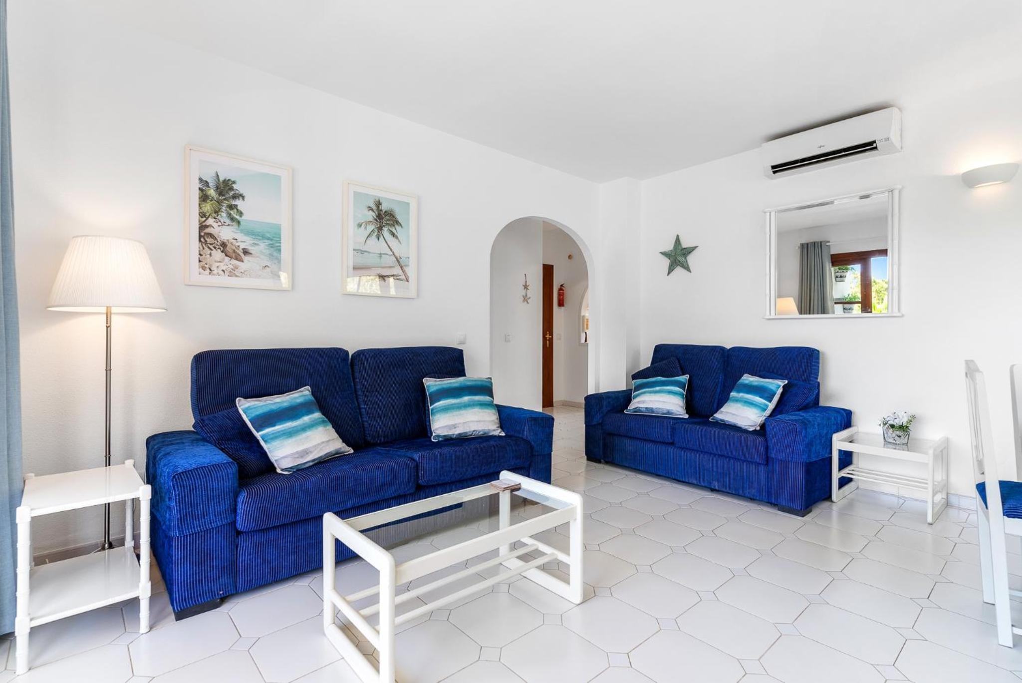 Two-Bedroom Apartment with Balcony photo 3