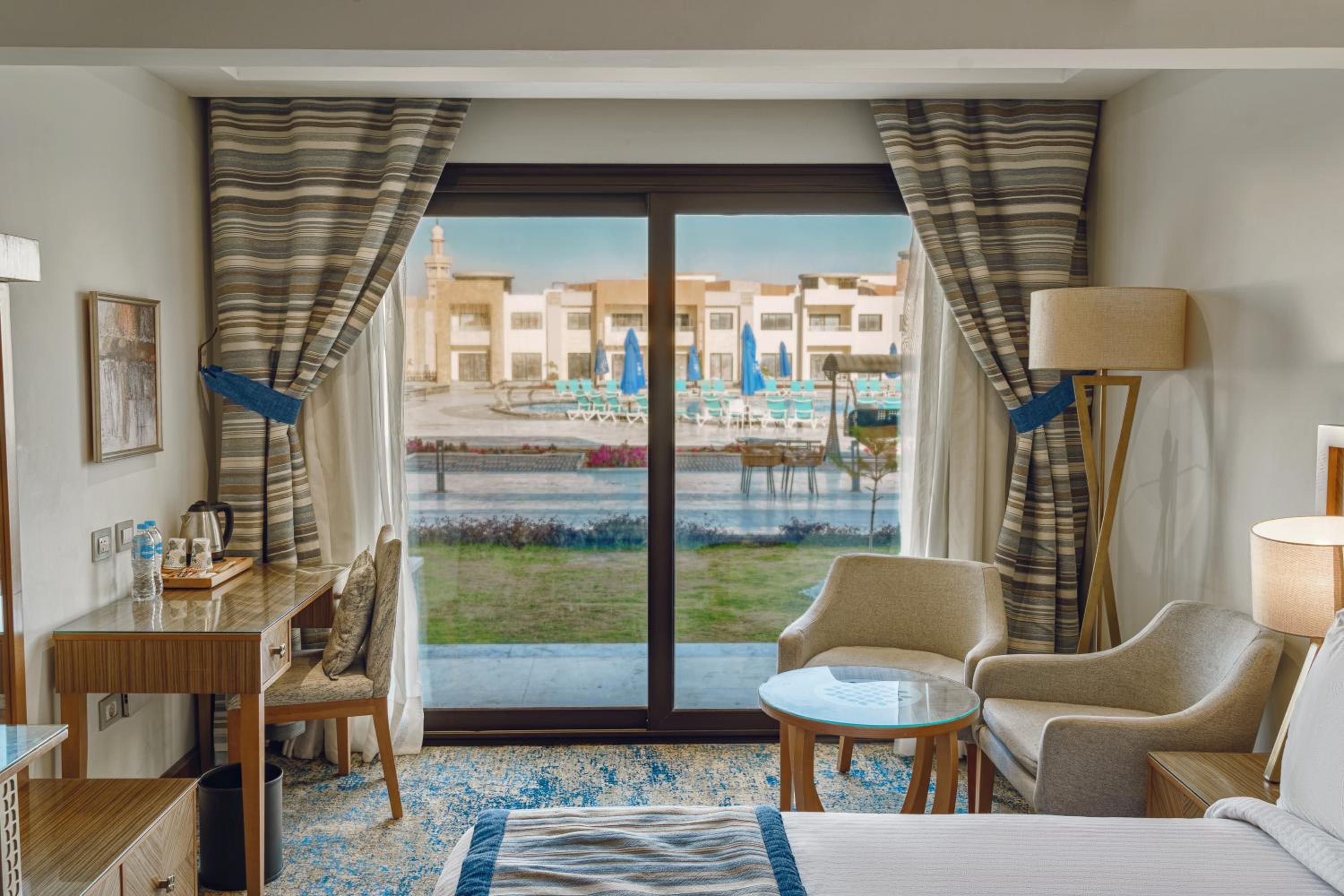 Double or Twin Room with Swimming Pool Access - Photo 3