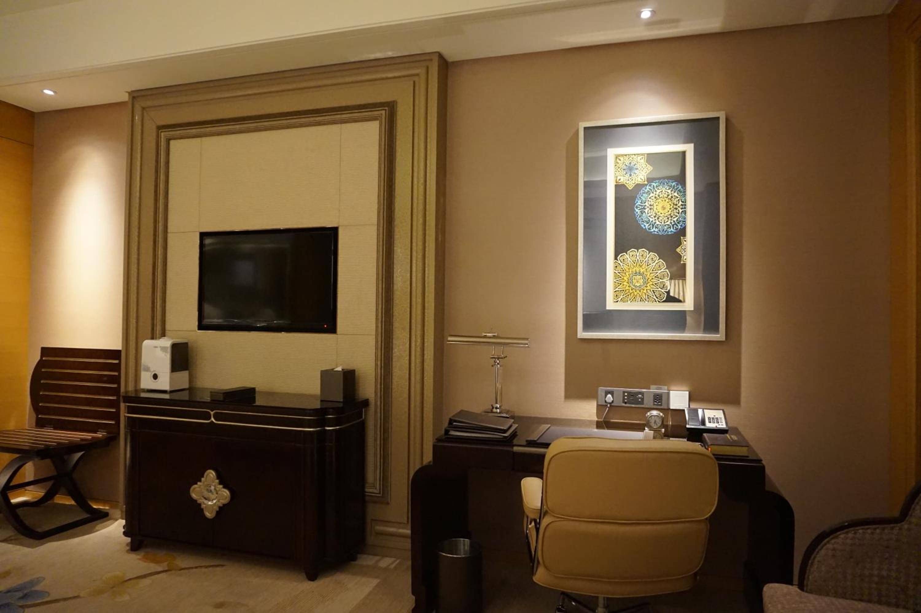 Suite thumbnail 6