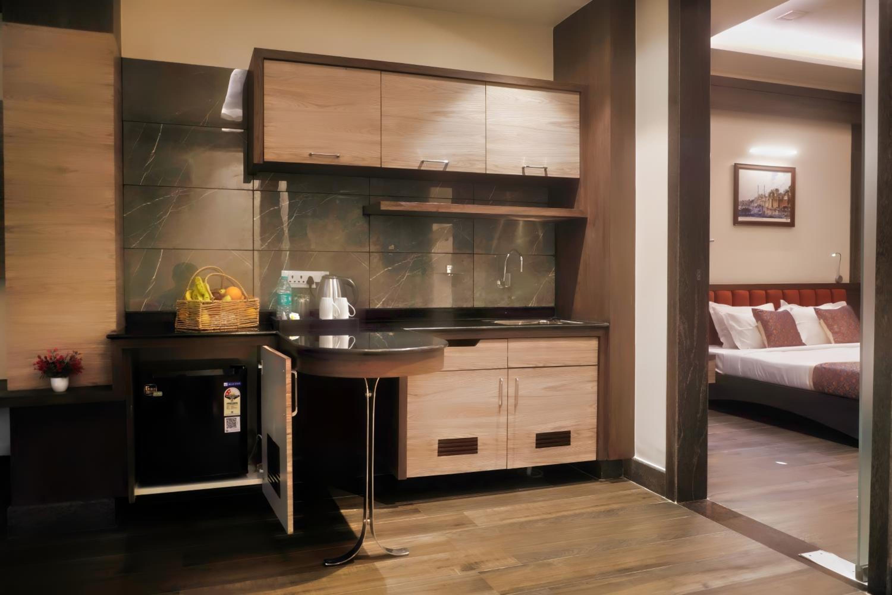 Suite - Photo 2