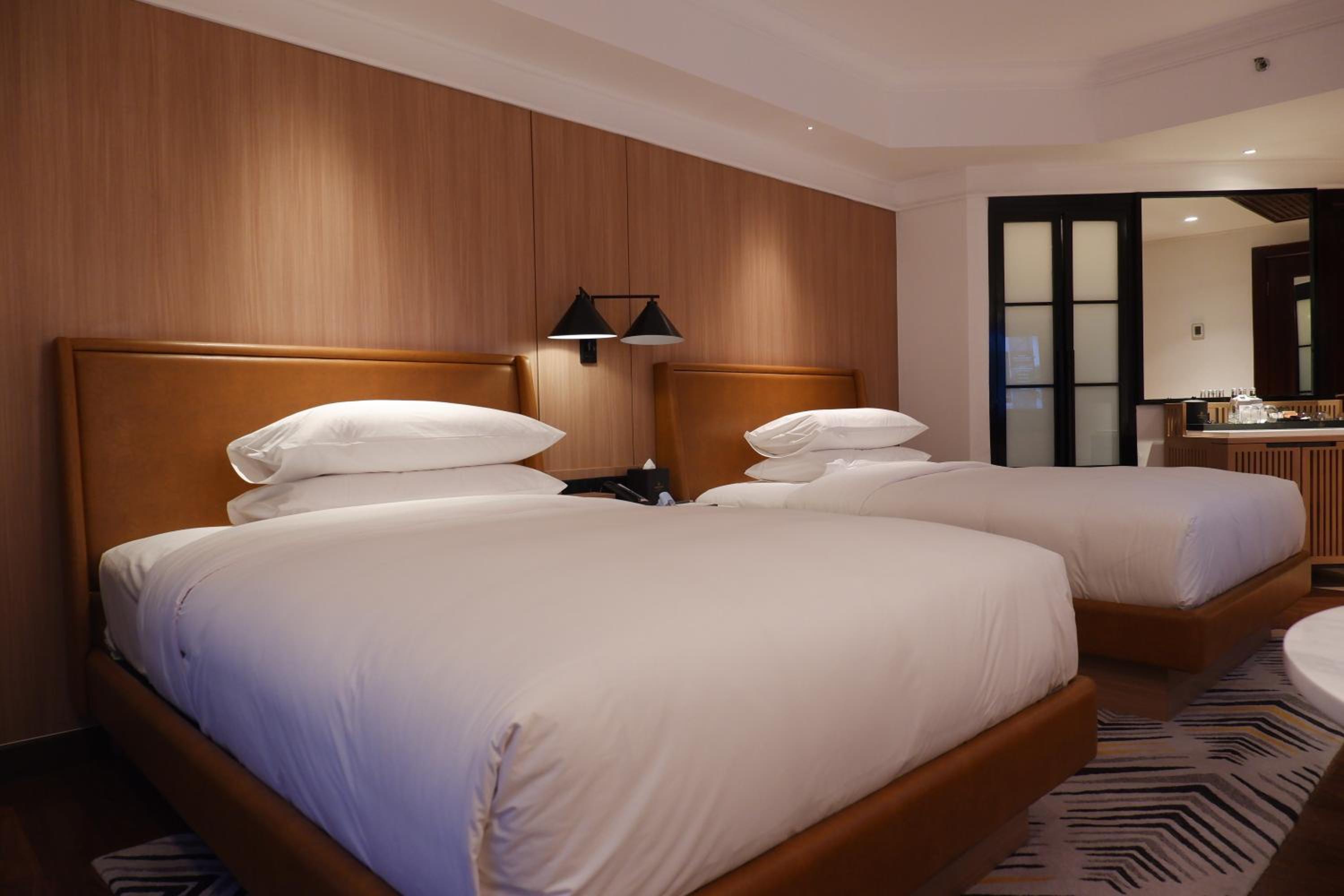 Deluxe Double Room with Garden View - Photo 4