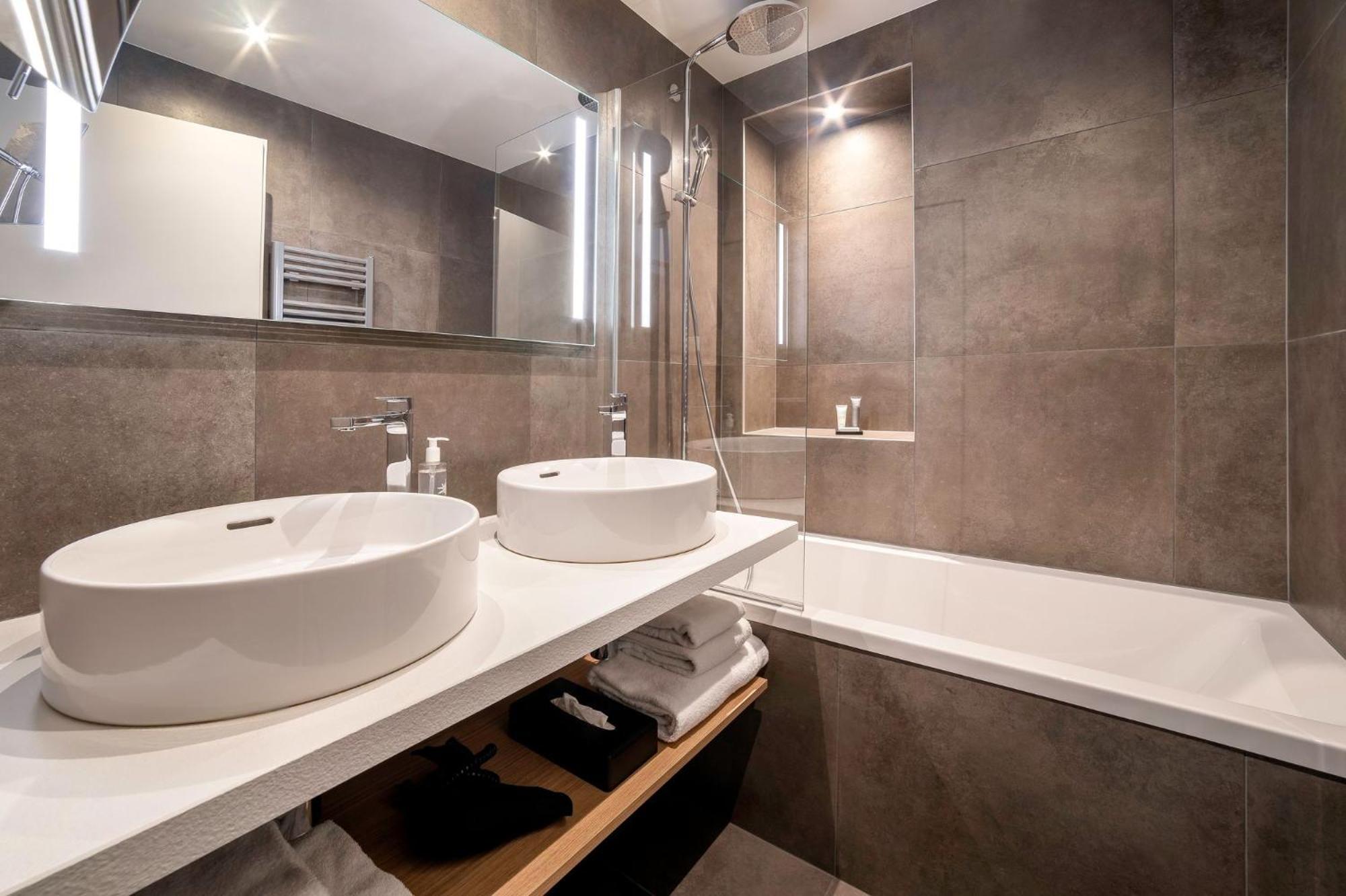 Prestige Double Room Mont-Blanc view - Photo 6