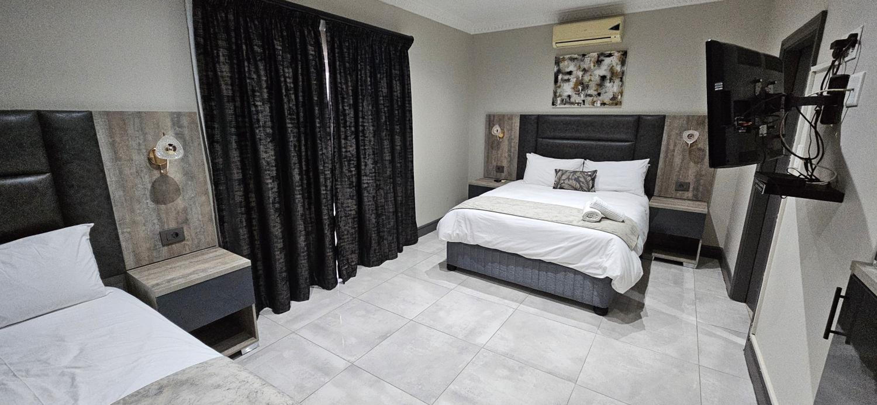 Deluxe Triple Room photo 3