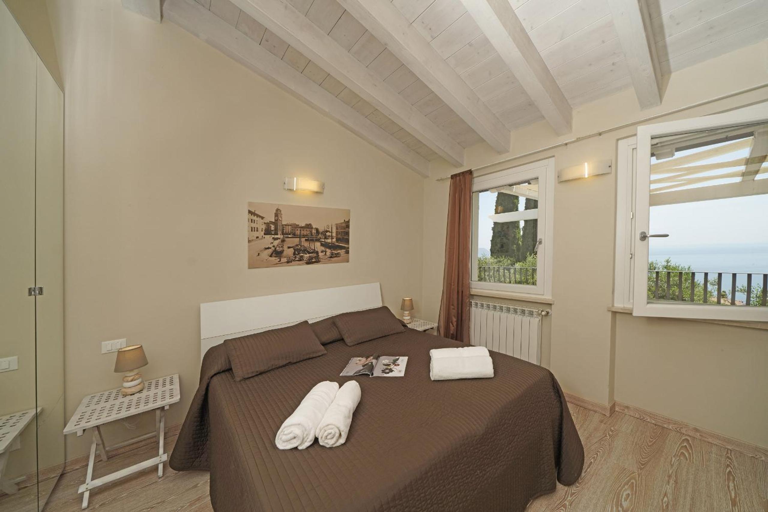 Apartment with Lake View photo 1