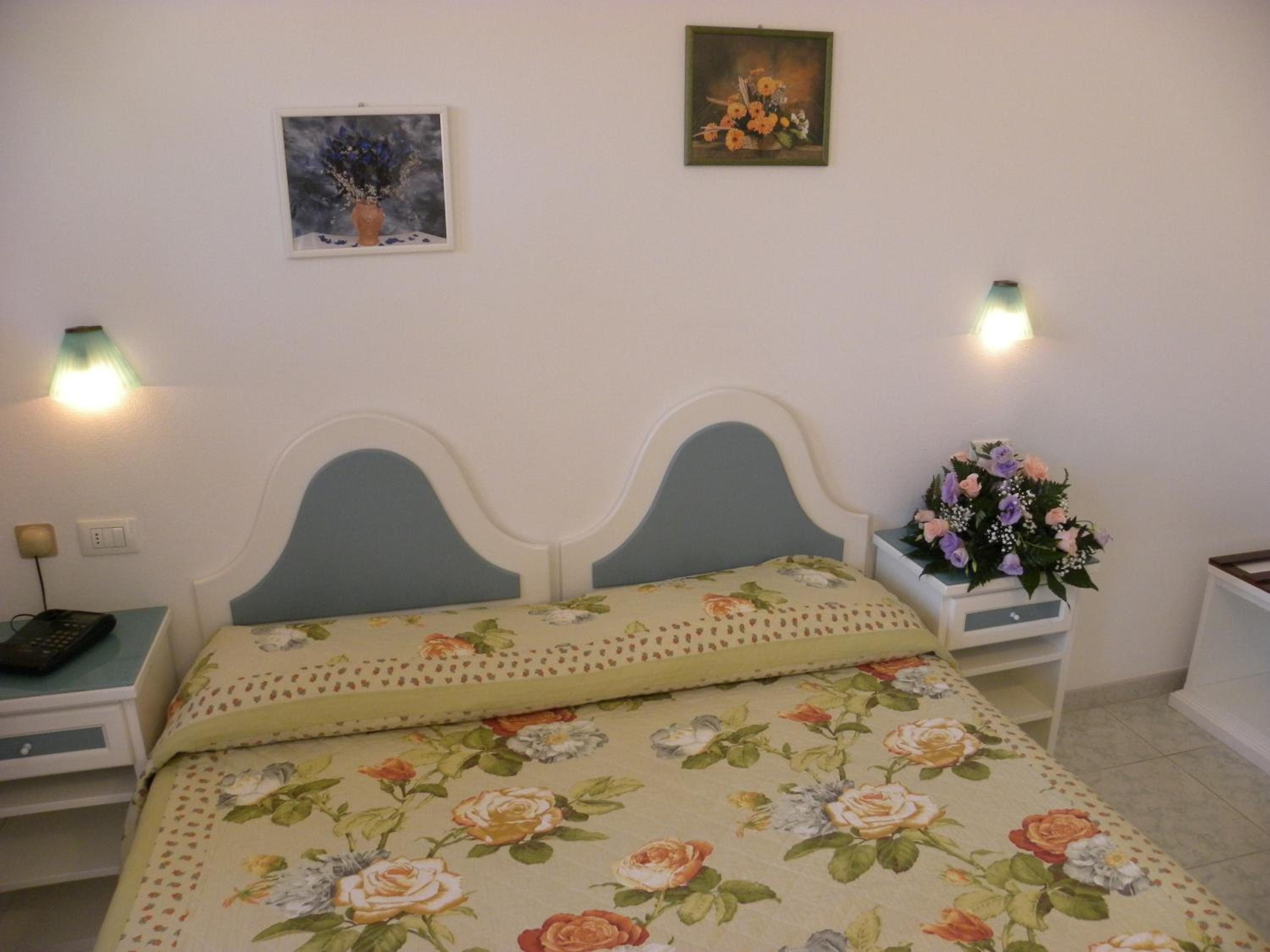Standard Double or Twin Room - Photo 1