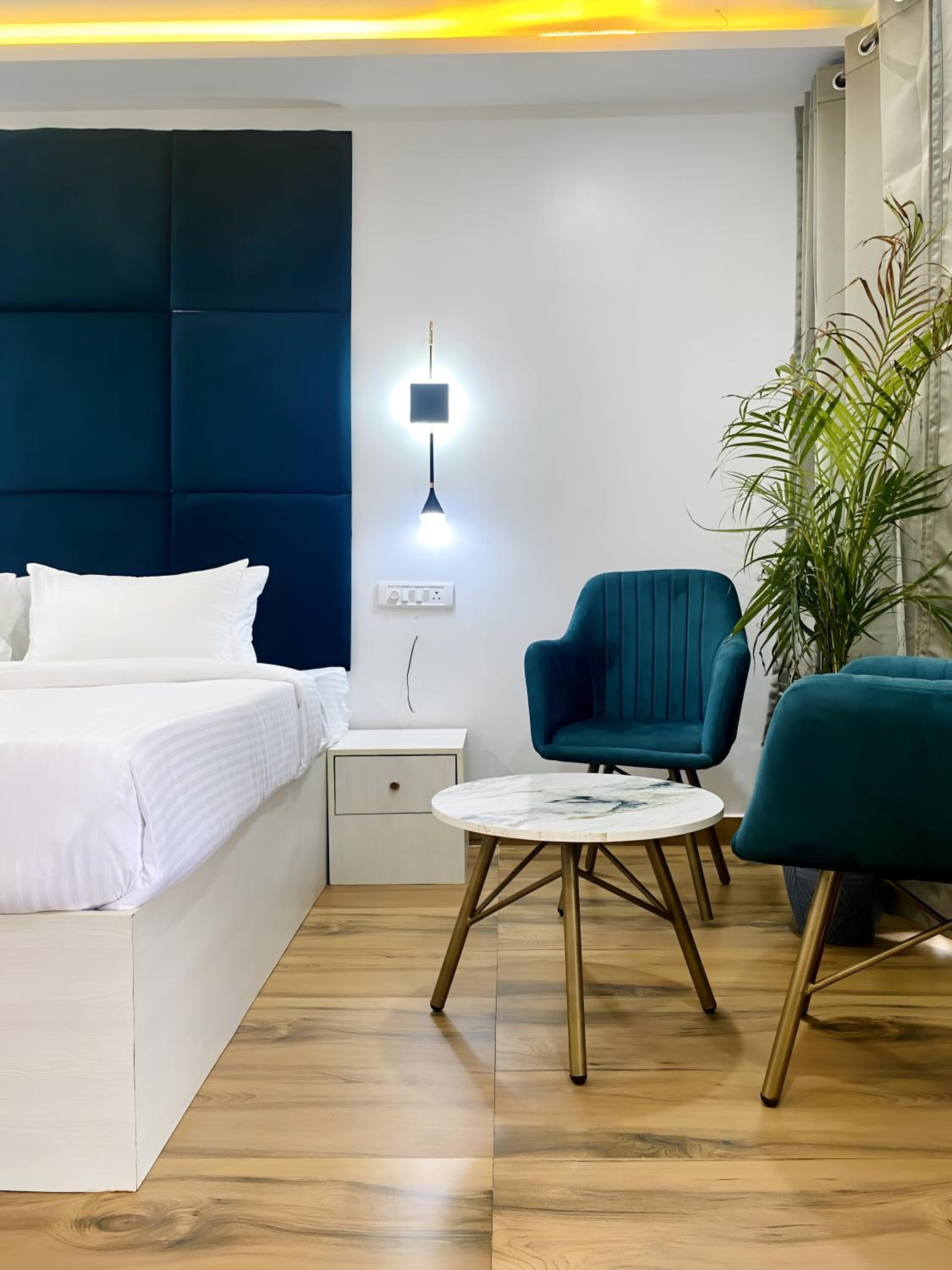 Deluxe Double Room with Balcony photo 1