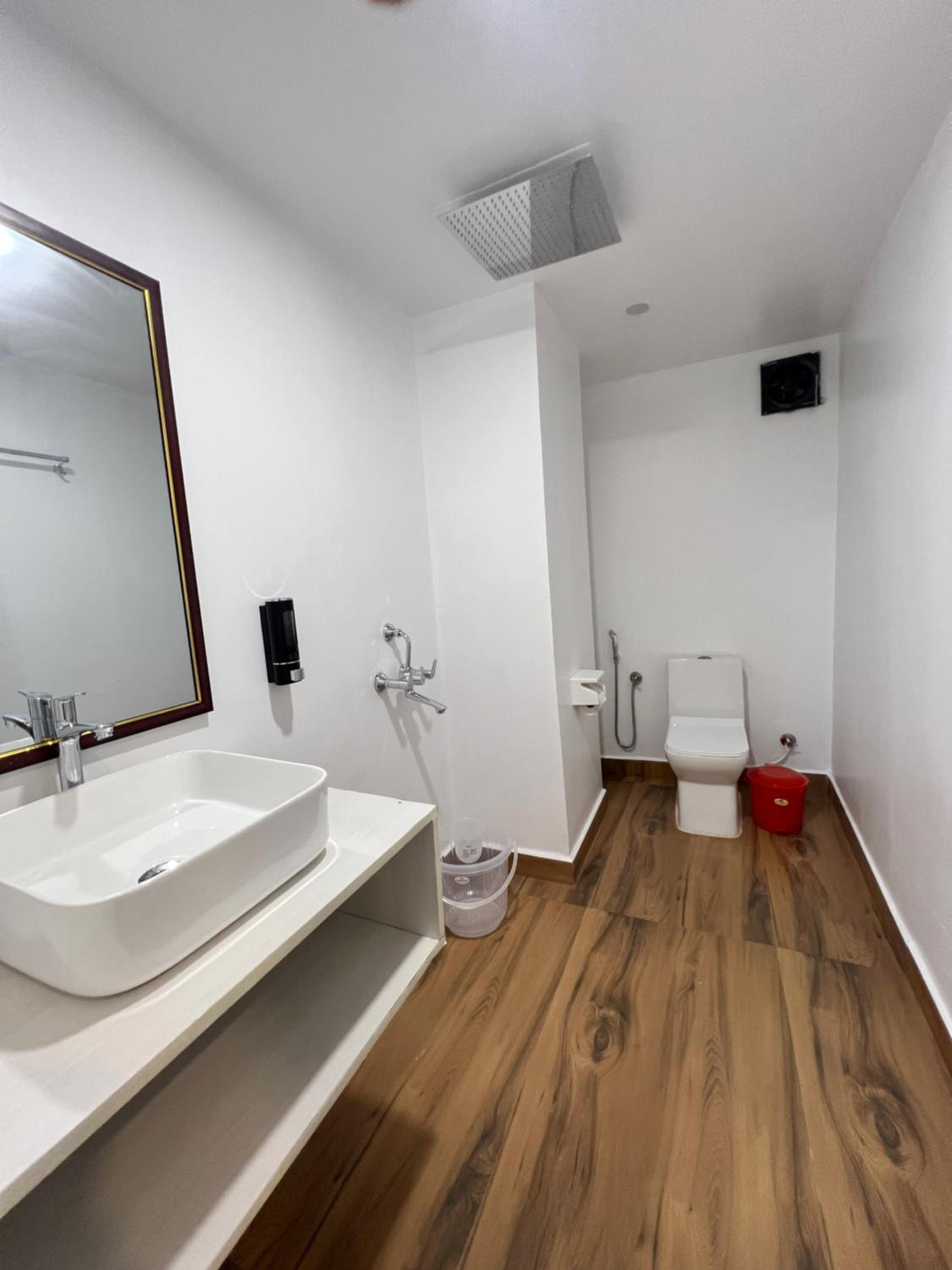 Deluxe Double Room with Balcony photo 2