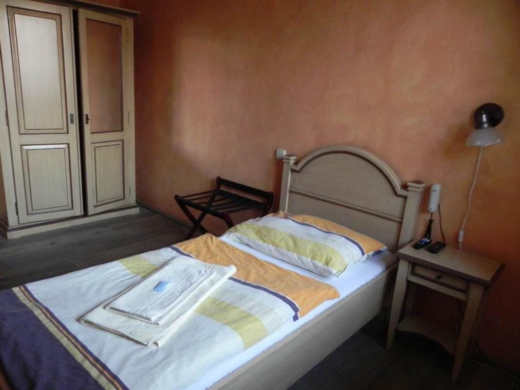 Single Room photo 2