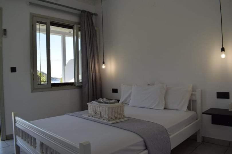 Double Room with Patio photo 1