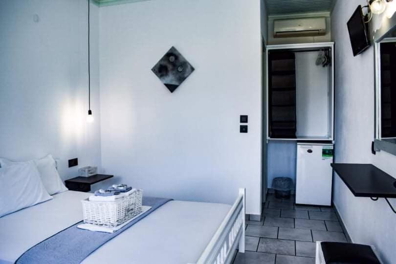 Double Room with Patio photo 3
