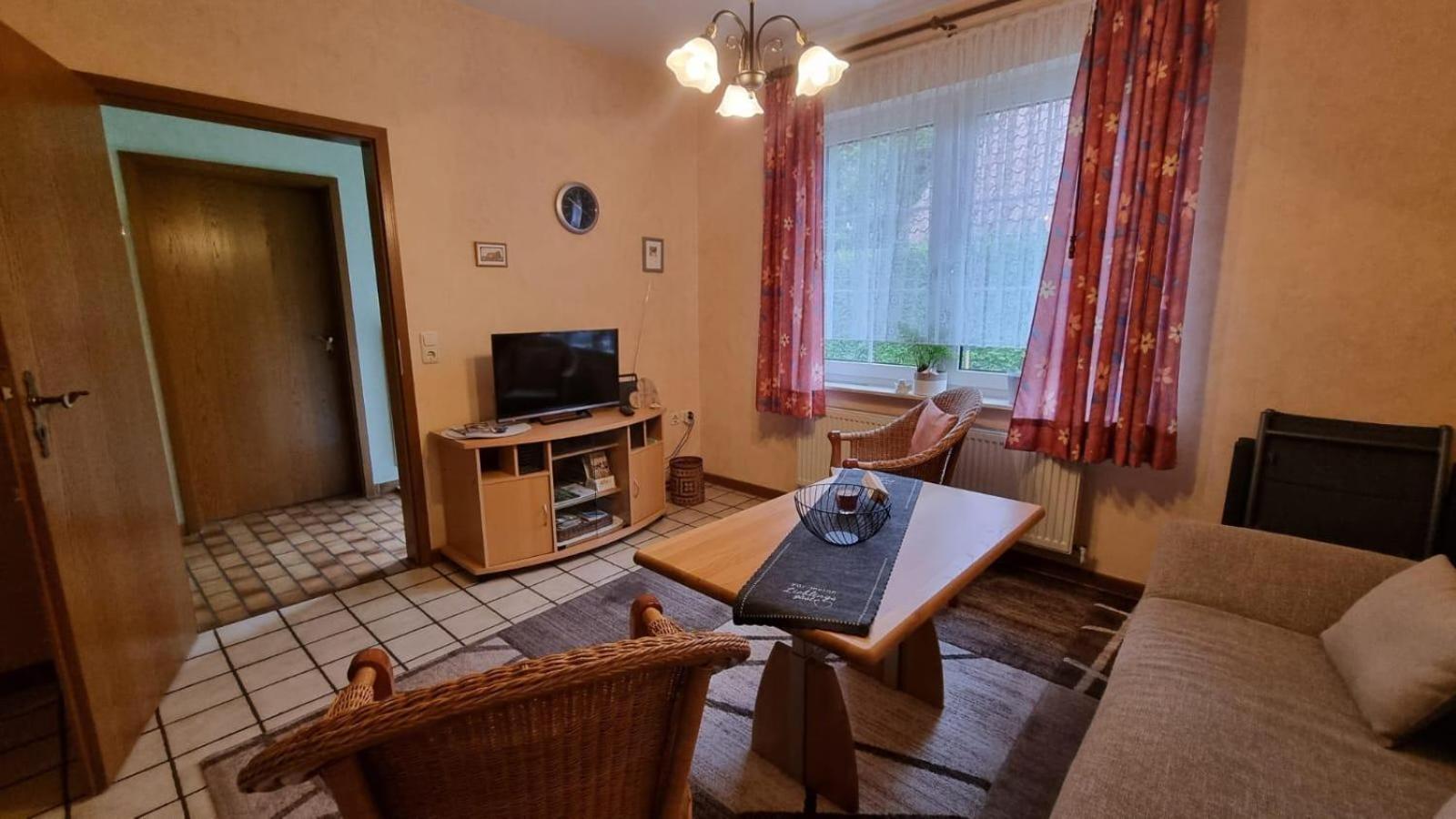 One-Bedroom Apartment with Shower photo 1