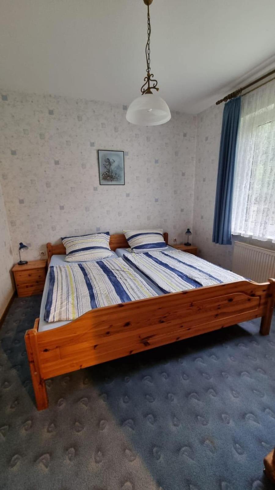 One-Bedroom Apartment with Shower photo 2