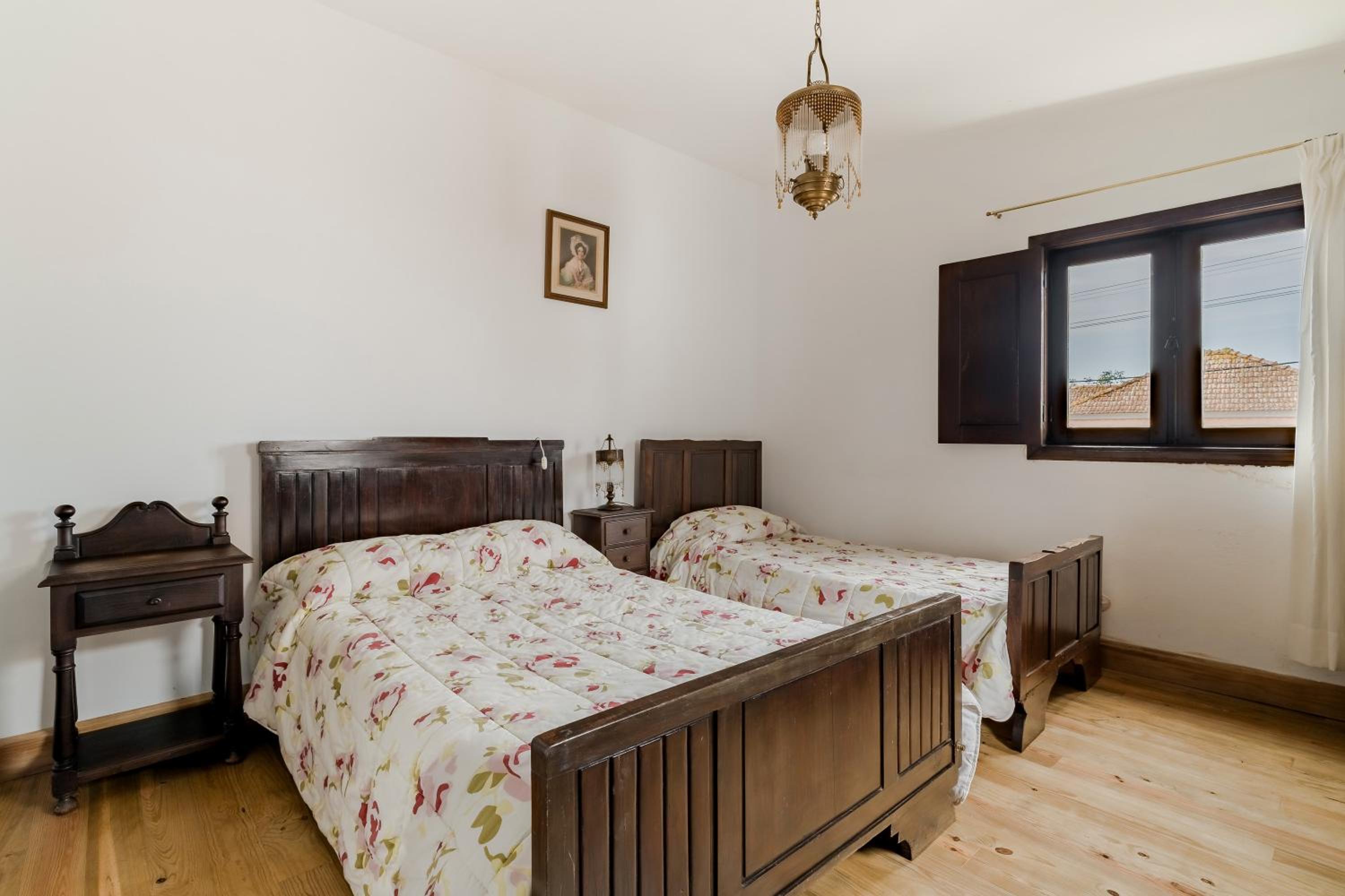 Triple Room with Bath photo 1