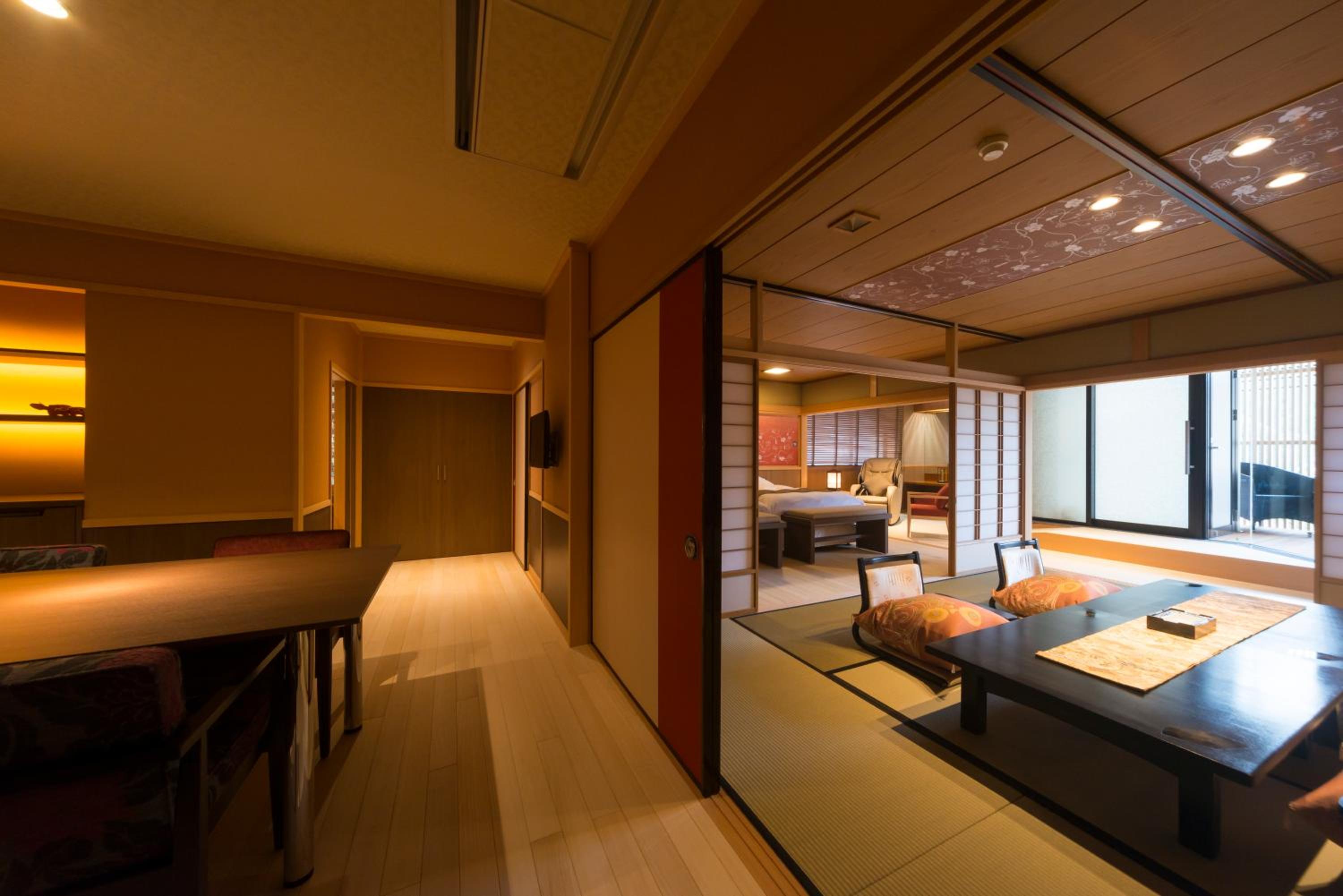 Premium Suite with Tatami Area and Open-Air Bath photo 1