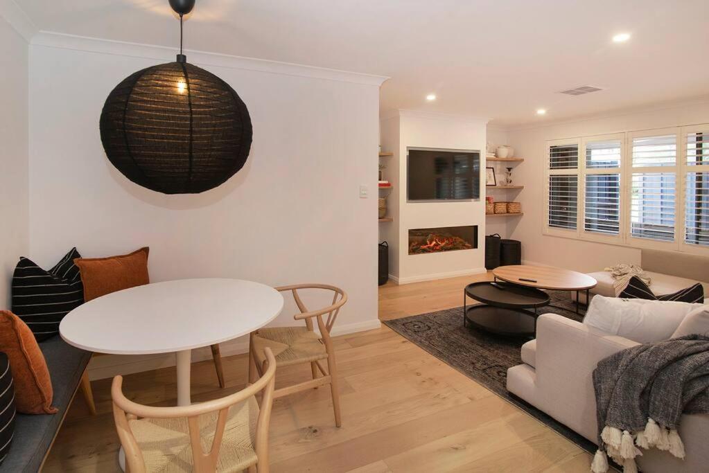 Four-Bedroom House photo 2