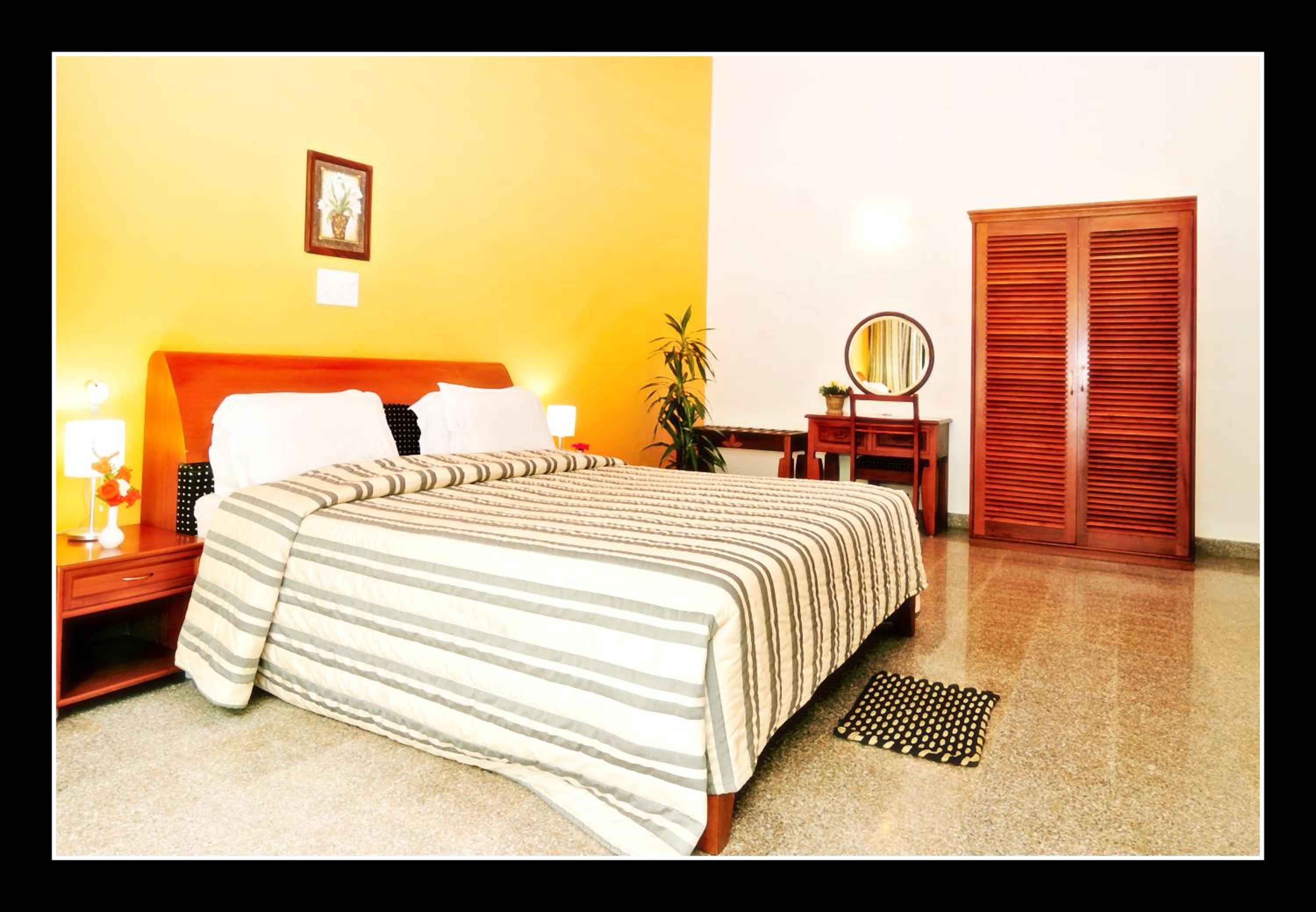 Deluxe Double Room with Shower - Photo 2